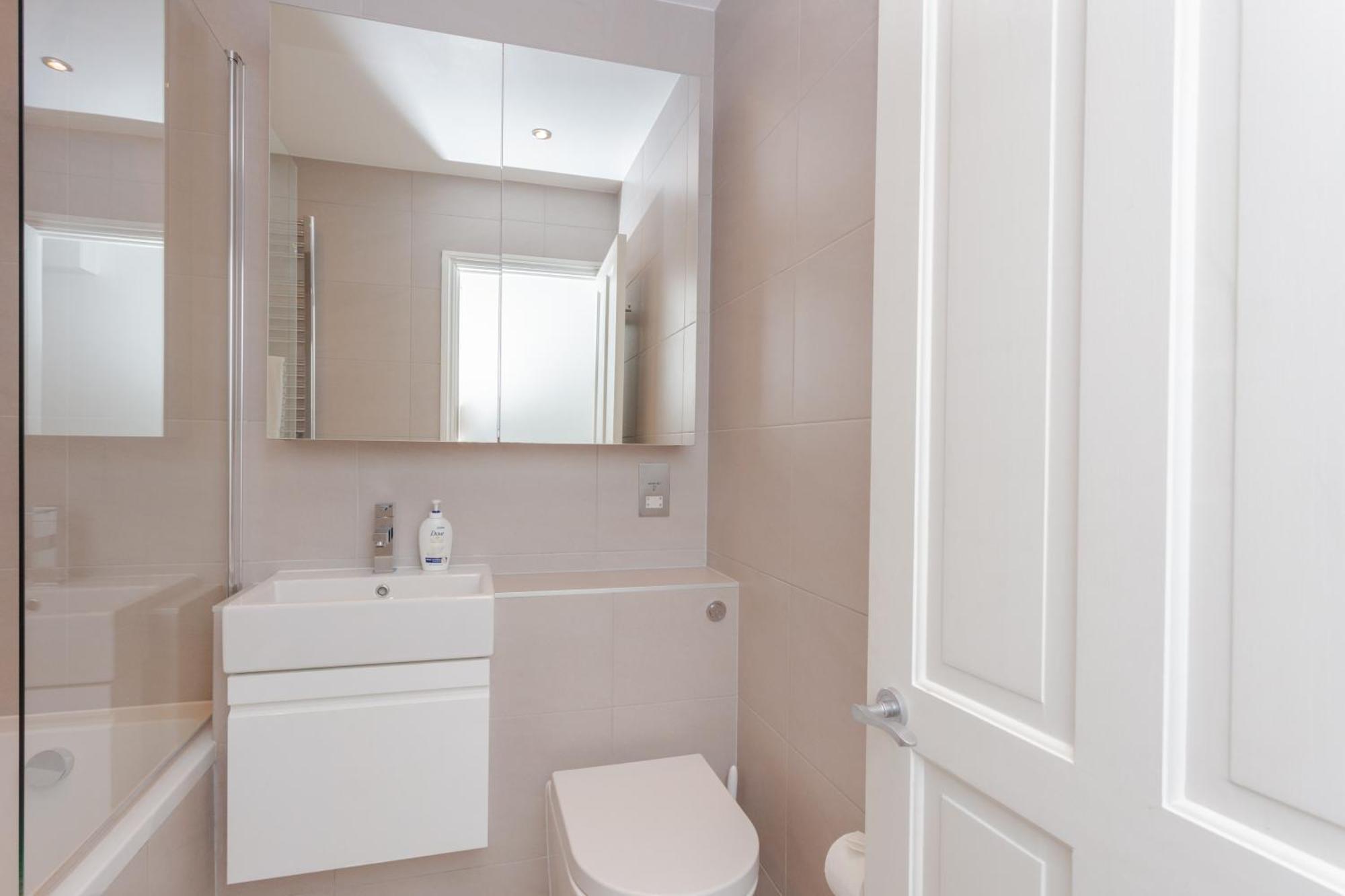Newly Renovated 3 Bedroom In North West London