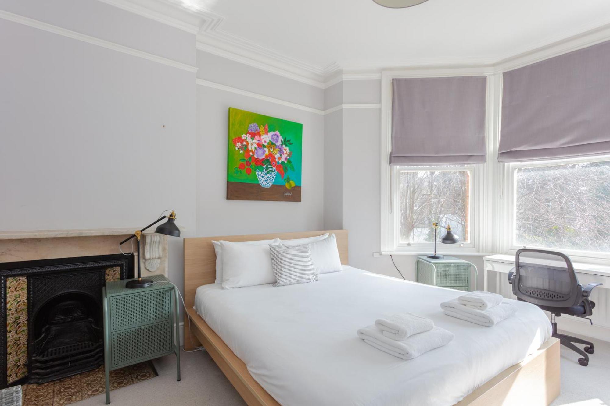 Apartment Newly Renovated 3 Bedroom In North West London