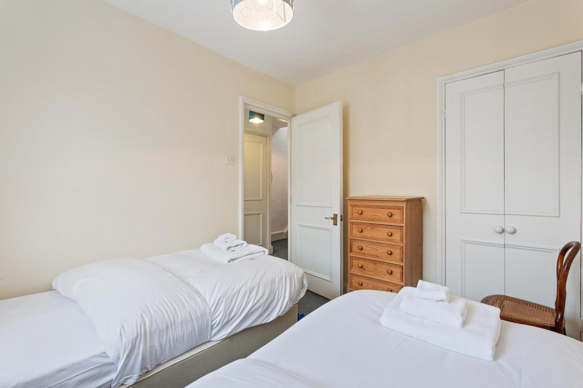 Cosy 2 Bedroom Flat In Pimlico 10 Minutes To Station Apartment London