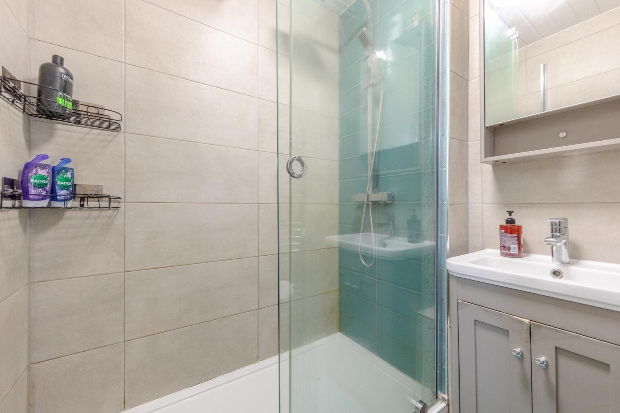 Spacious 3 Bedroom Flat In The Heart Of Shoreditch * Londres
