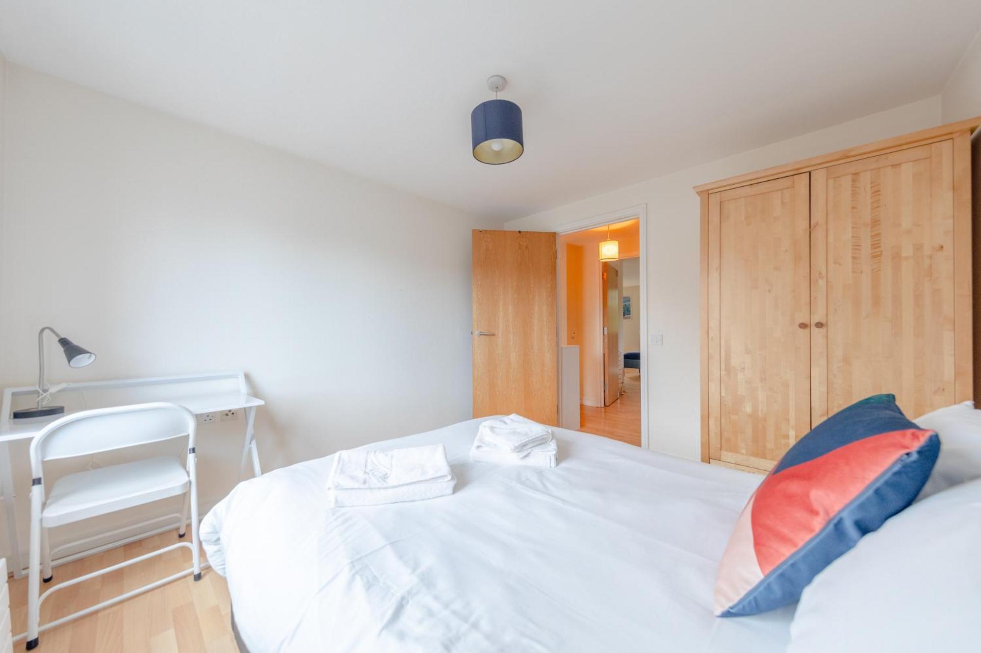 Spacious 2 Bedroom Near White Apartamento *