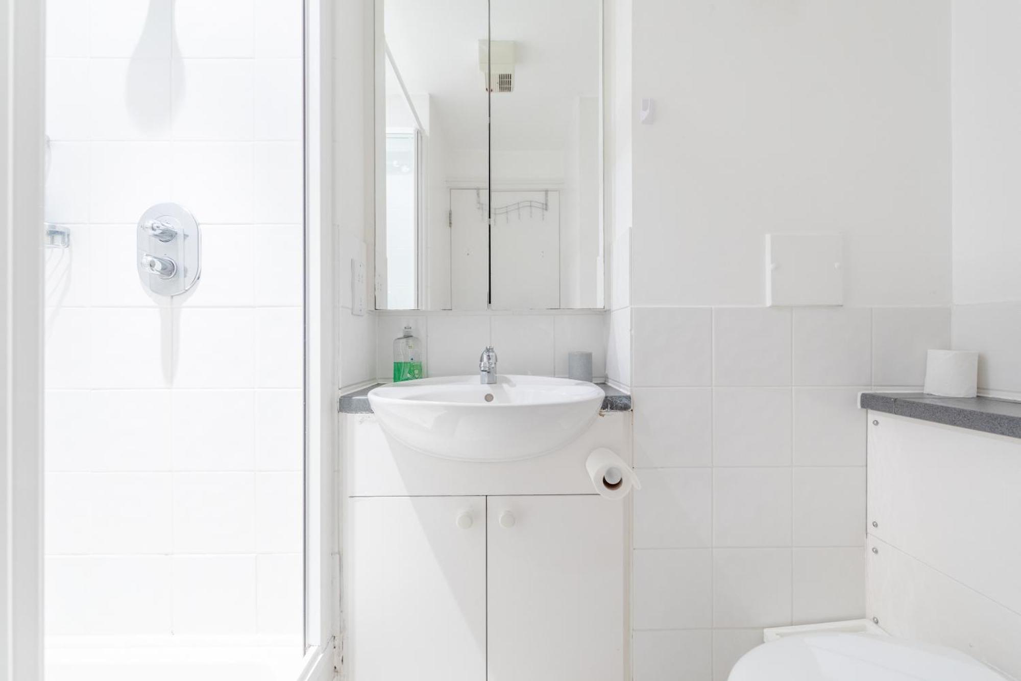 Spacious 2 Bedroom Near White Apartamento Londres