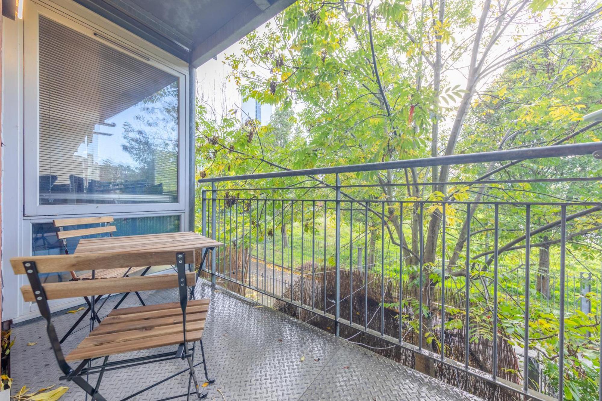 Apartamento Spacious 2 Bedroom Near White Londres