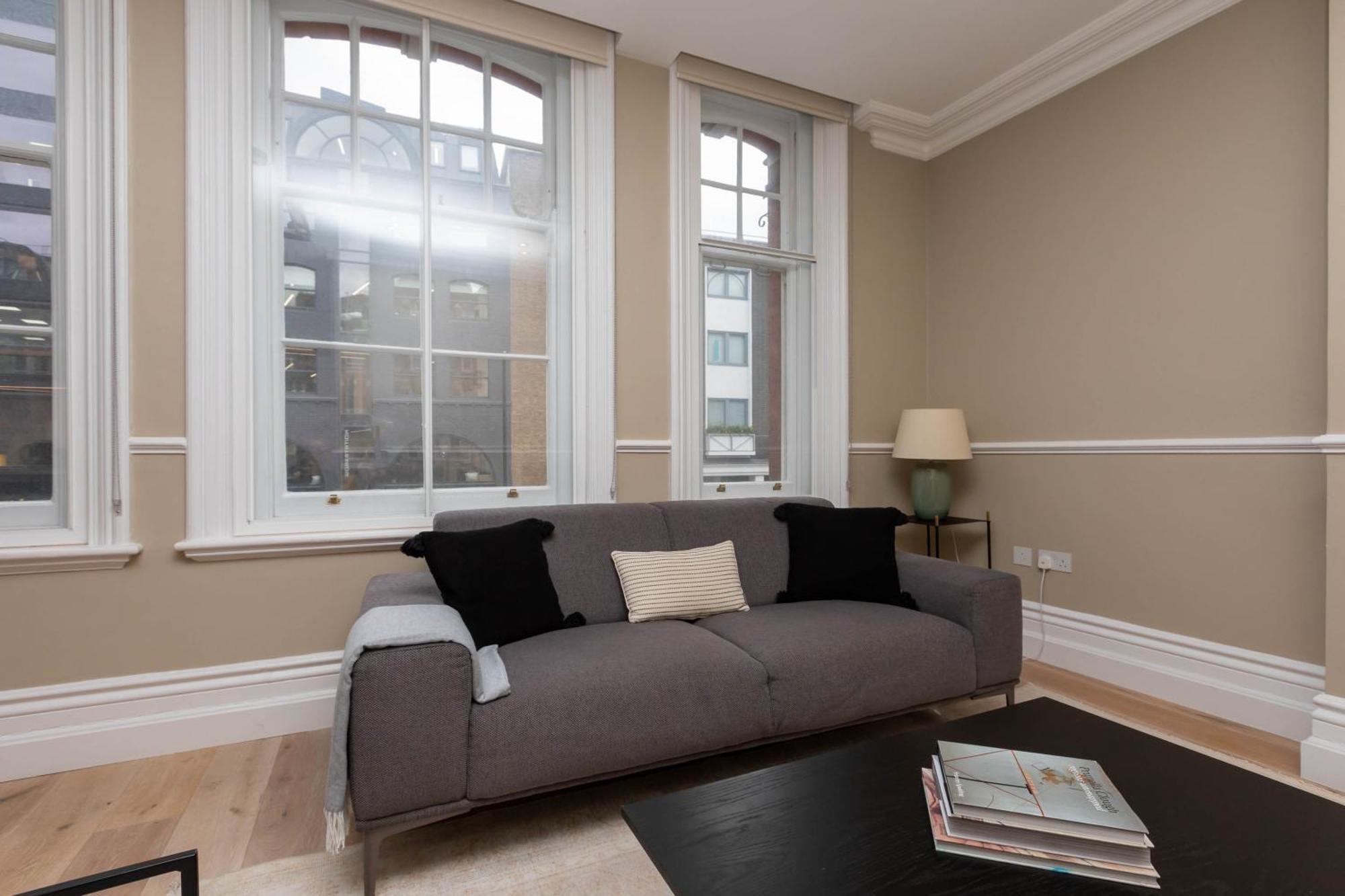 1 Bedroom In Farringdon Apartment London