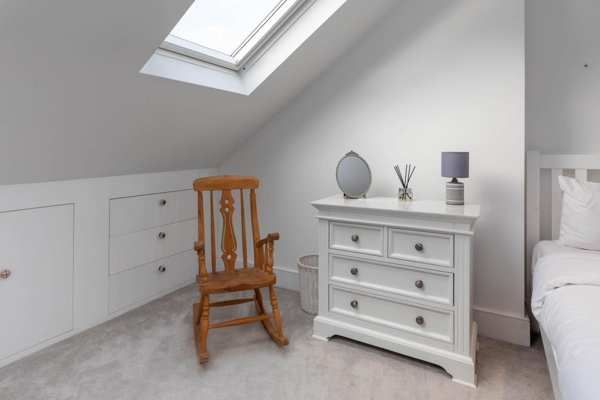 Gorgeous 3 Bedroom In Quaint Southfields * London