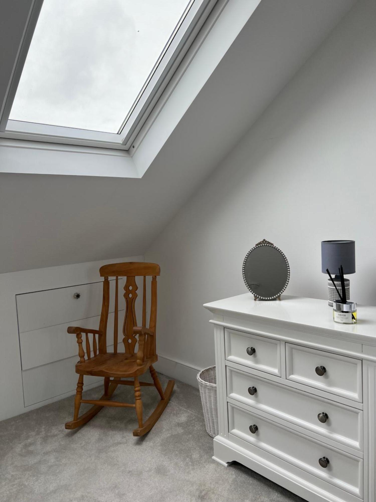 Gorgeous 3 Bedroom In Quaint Southfields Apartment London