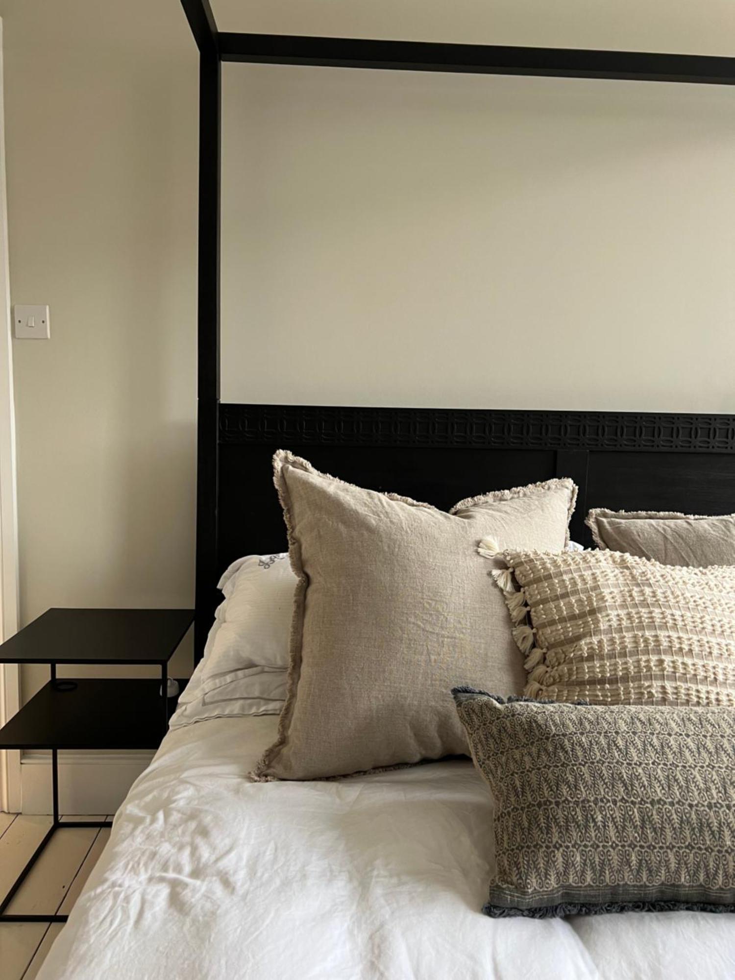 Gorgeous 3 Bedroom In Quaint Southfields Apartment *