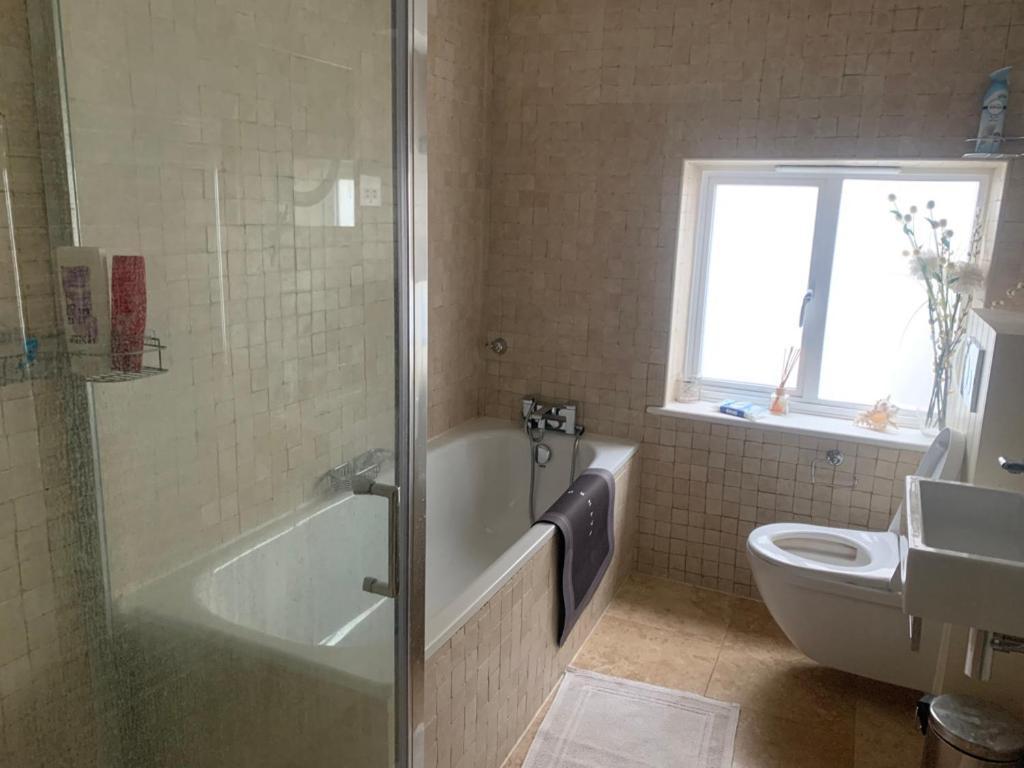 Modern And Bright 3 Bedroom House In Paddington Apartment