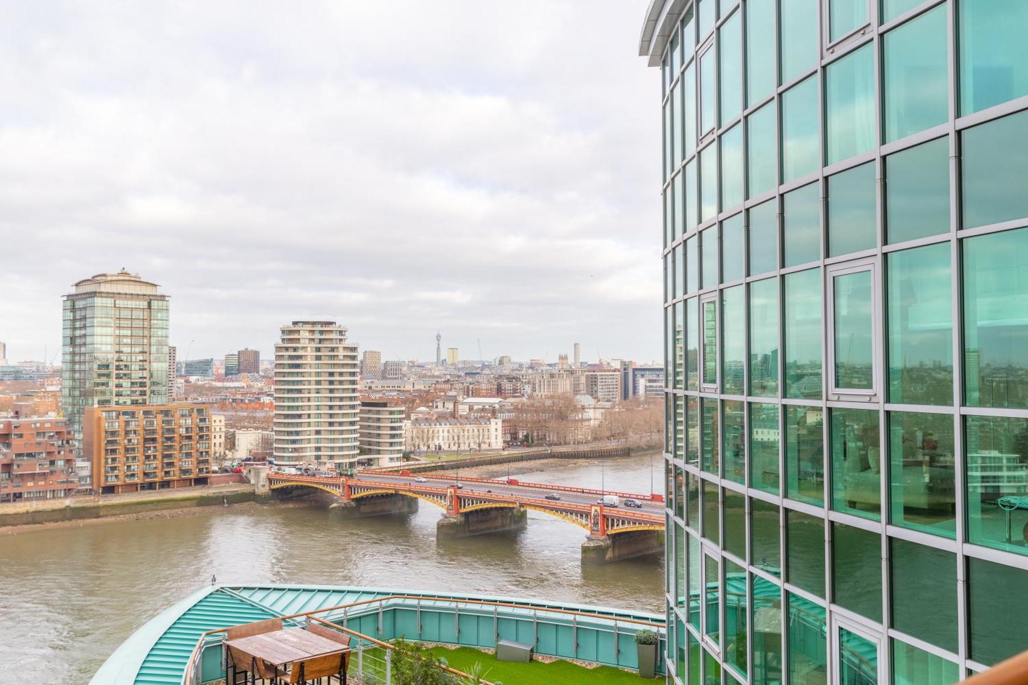 Gorgeous 3 Bedroom Flat In Vauxhall With Views Apartment