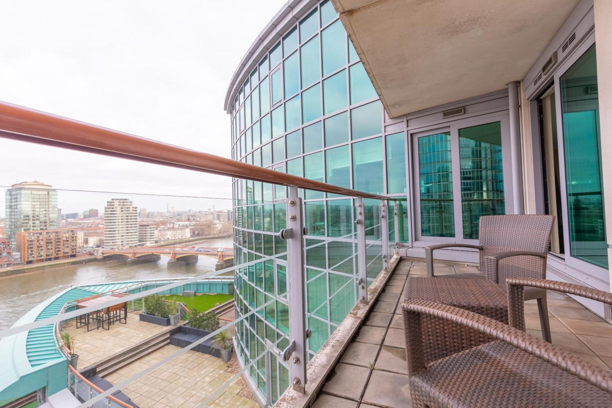 Gorgeous 3 Bedroom Flat In Vauxhall With Views * London