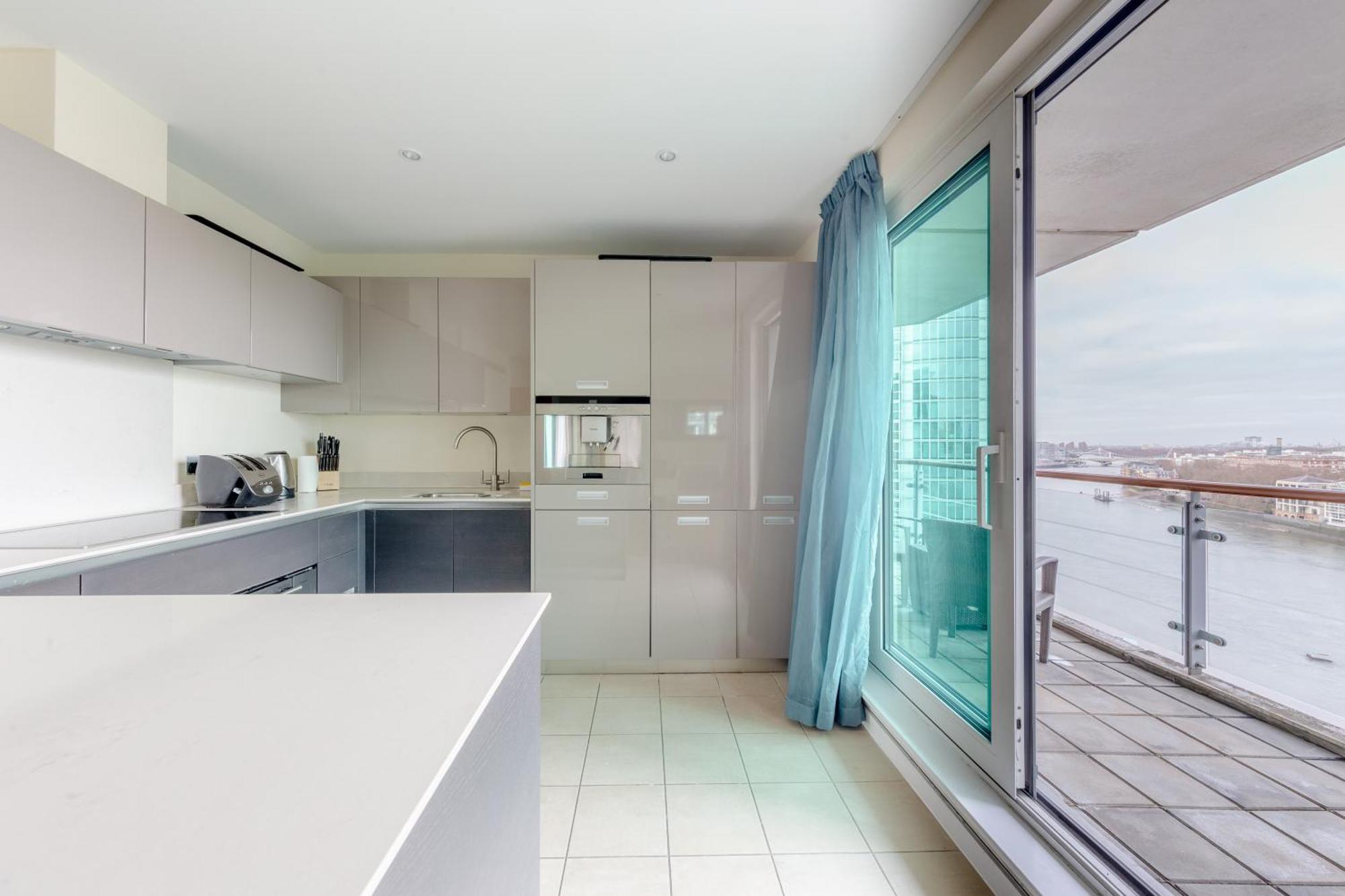 Gorgeous 3 Bedroom Flat In Vauxhall With Views * London