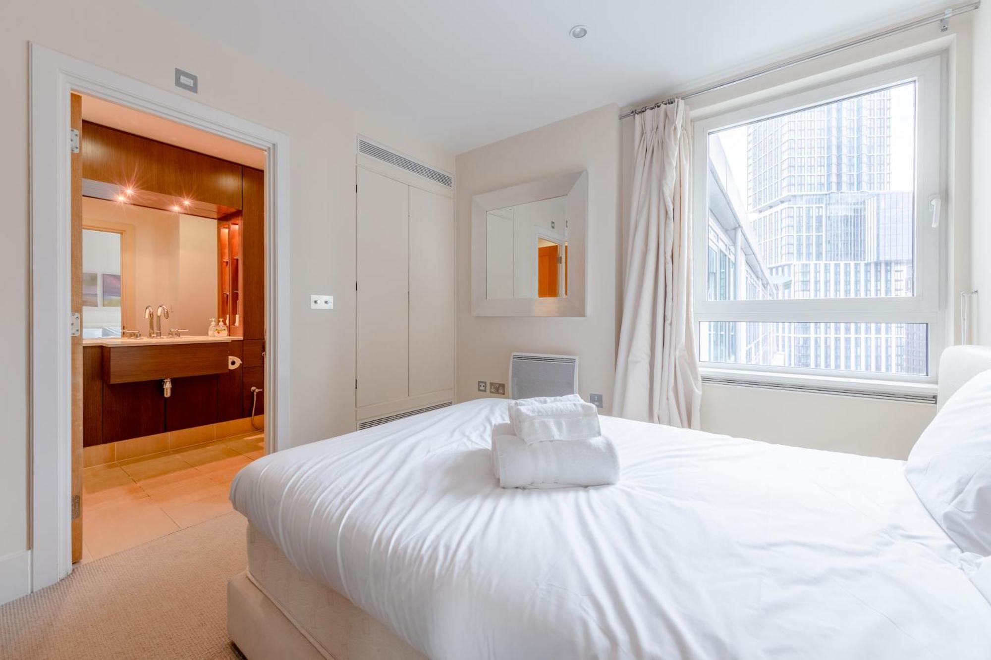 Gorgeous 3 Bedroom Flat In Vauxhall With Views Apartment