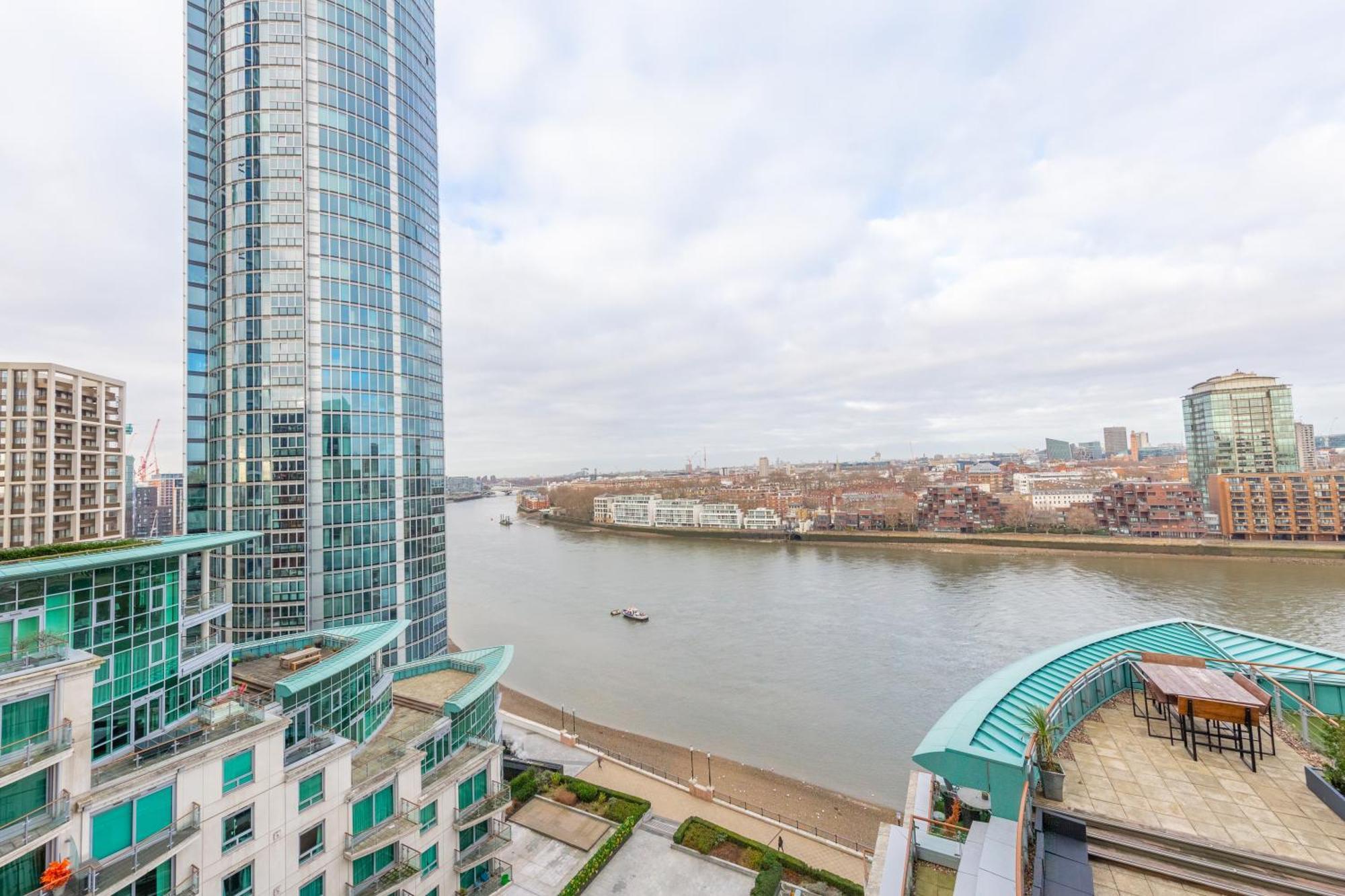 Gorgeous 3 Bedroom Flat In Vauxhall With Views Apartment *