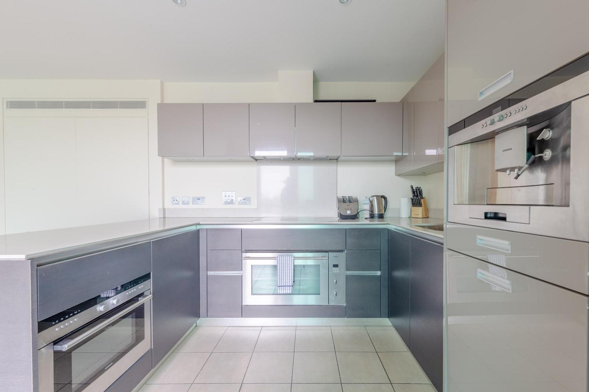 Apartment Gorgeous 3 Bedroom Flat In Vauxhall With Views *