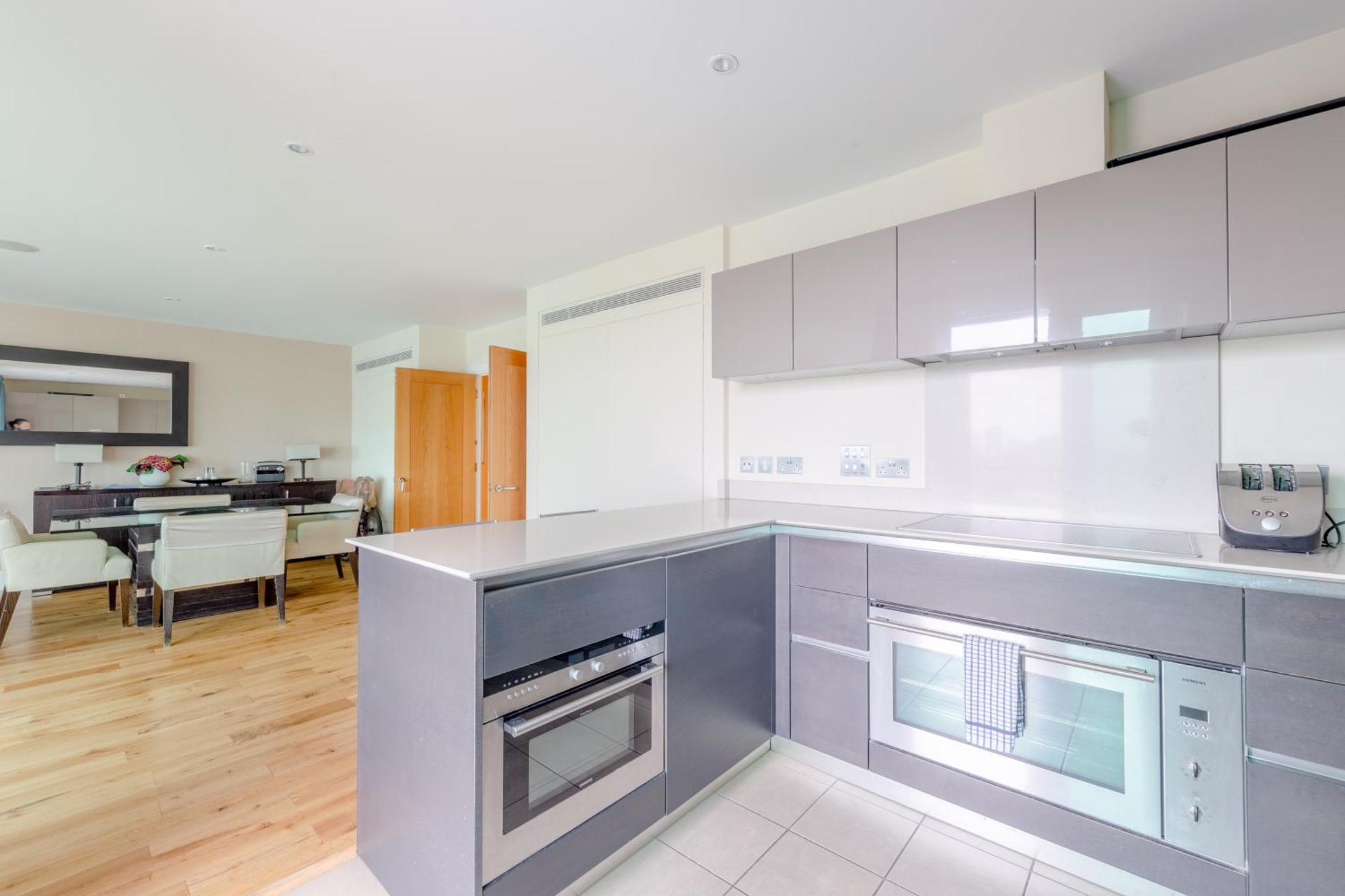 Apartment Gorgeous 3 Bedroom Flat In Vauxhall With Views London