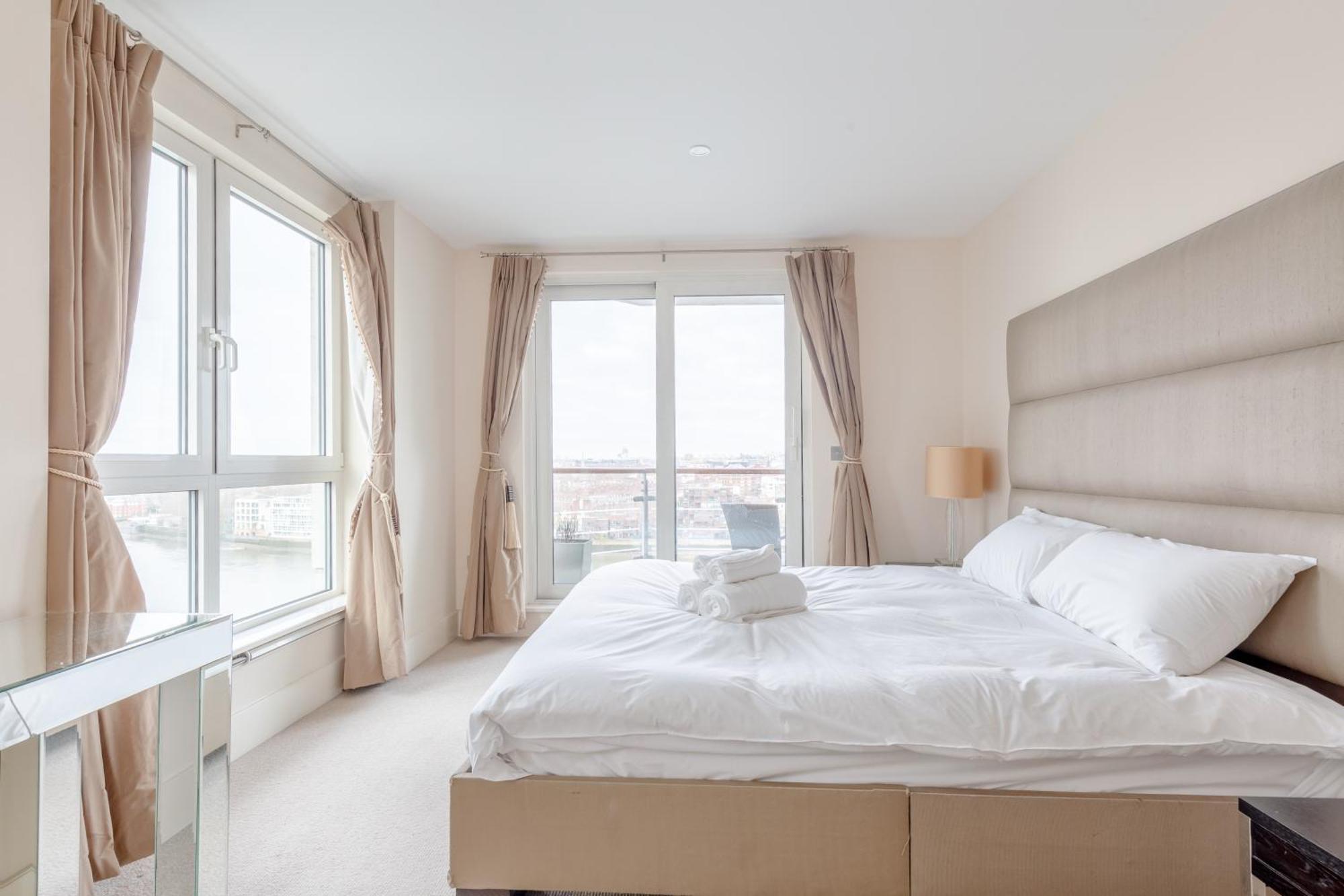 Gorgeous 3 Bedroom Flat In Vauxhall With Views London