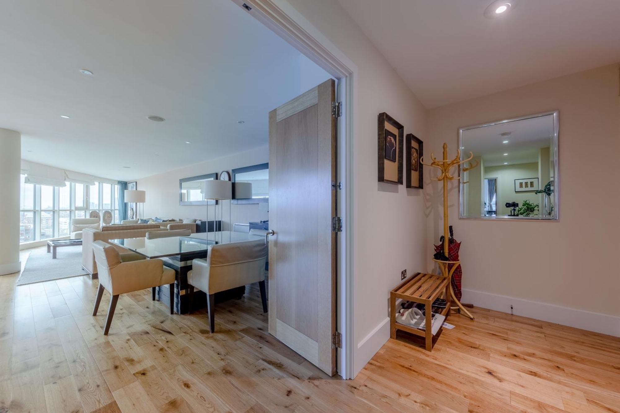 Gorgeous 3 Bedroom Flat In Vauxhall With Views Apartment London