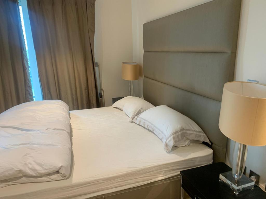 Gorgeous 3 Bedroom Flat In Vauxhall With Views Apartment *