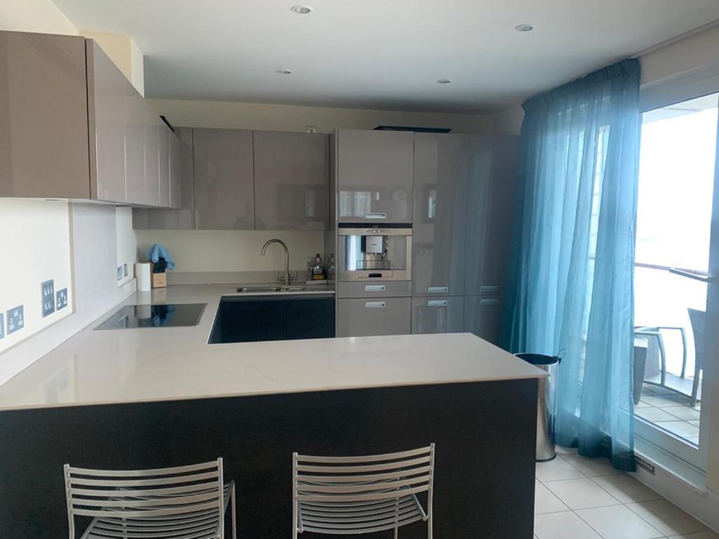 Apartment Gorgeous 3 Bedroom Flat In Vauxhall With Views *