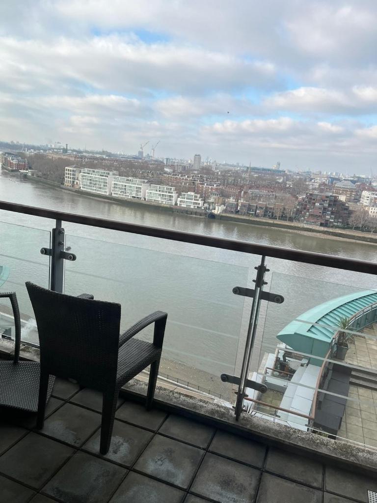 Apartment Gorgeous 3 Bedroom Flat In Vauxhall With Views *