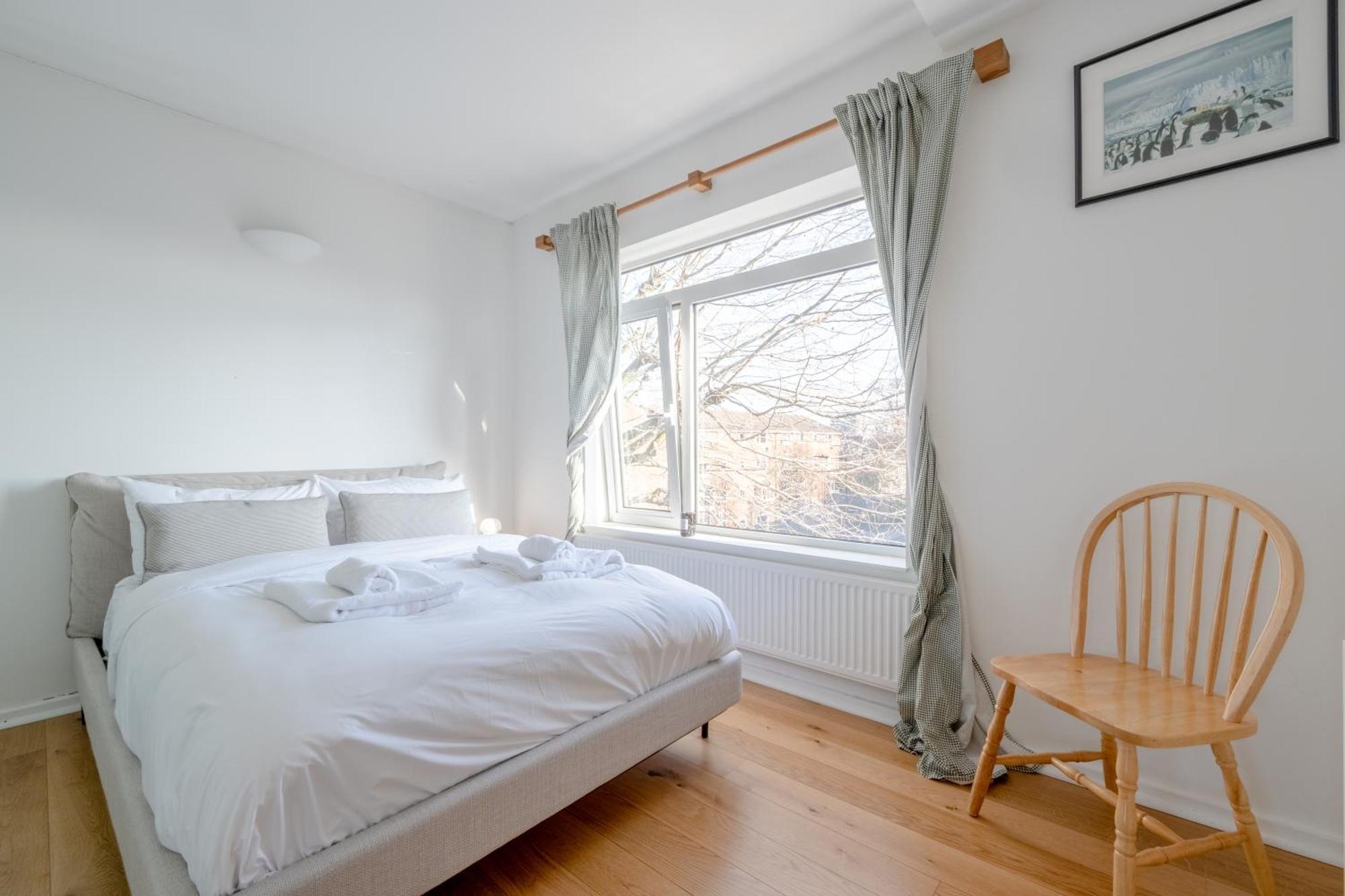 Peaceful 2 Bedroom Flat With Roof Terrace - Hackney London
