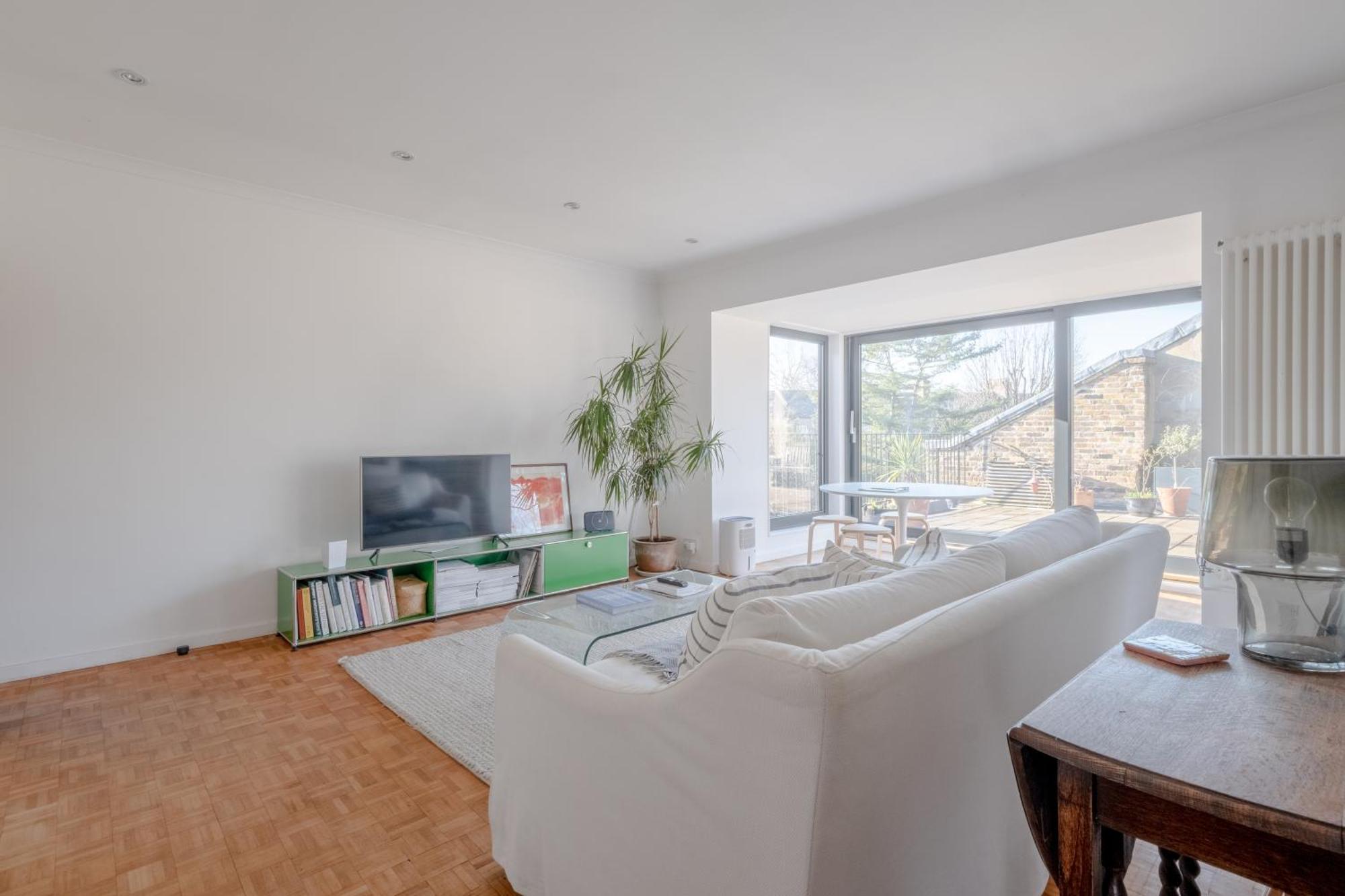 Peaceful 2 Bedroom Flat With Roof Terrace - Hackney * London