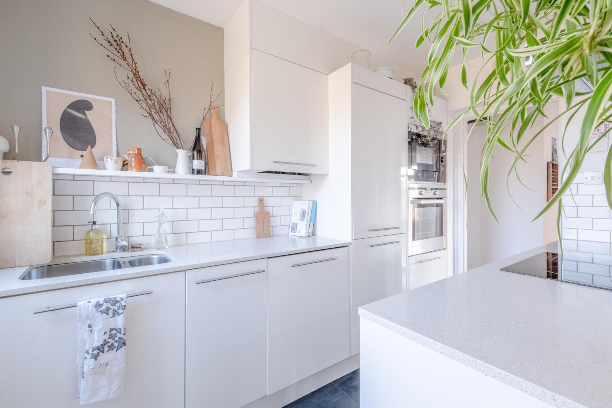 Peaceful 2 Bedroom Flat With Roof Terrace - Hackney Apartment London