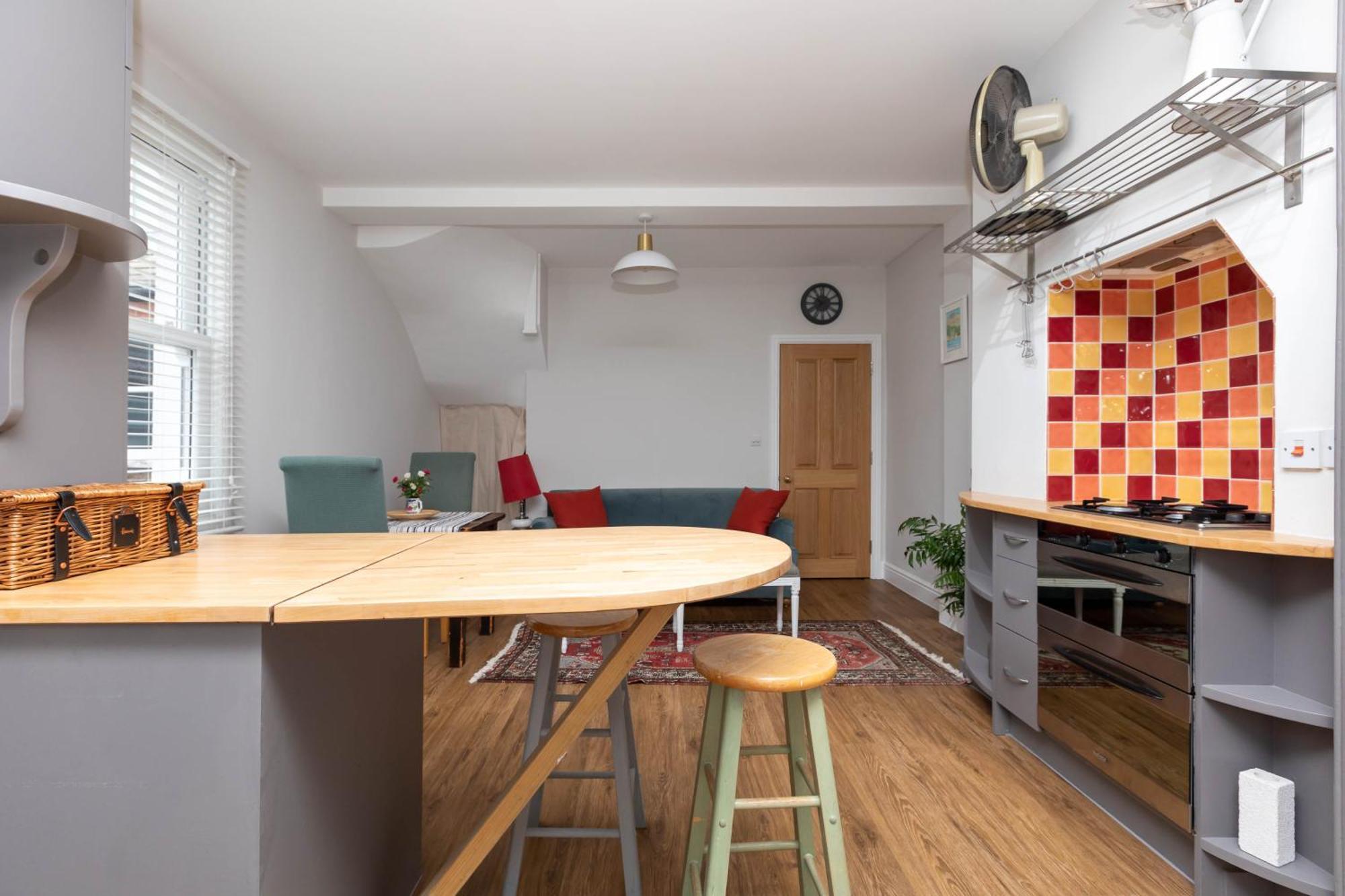 Homely 1 Bedroom In Fulham! Leilighet London