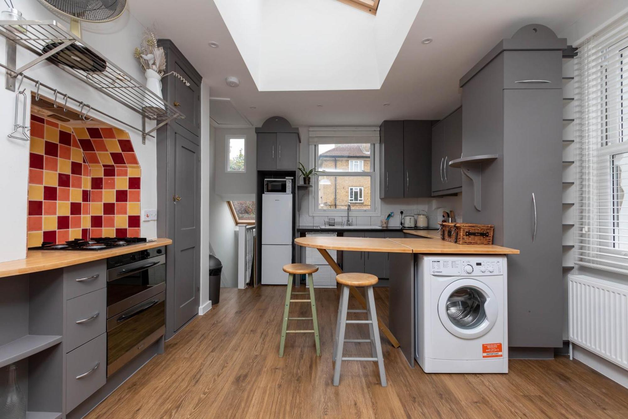 Homely 1 Bedroom In Fulham! Leilighet *