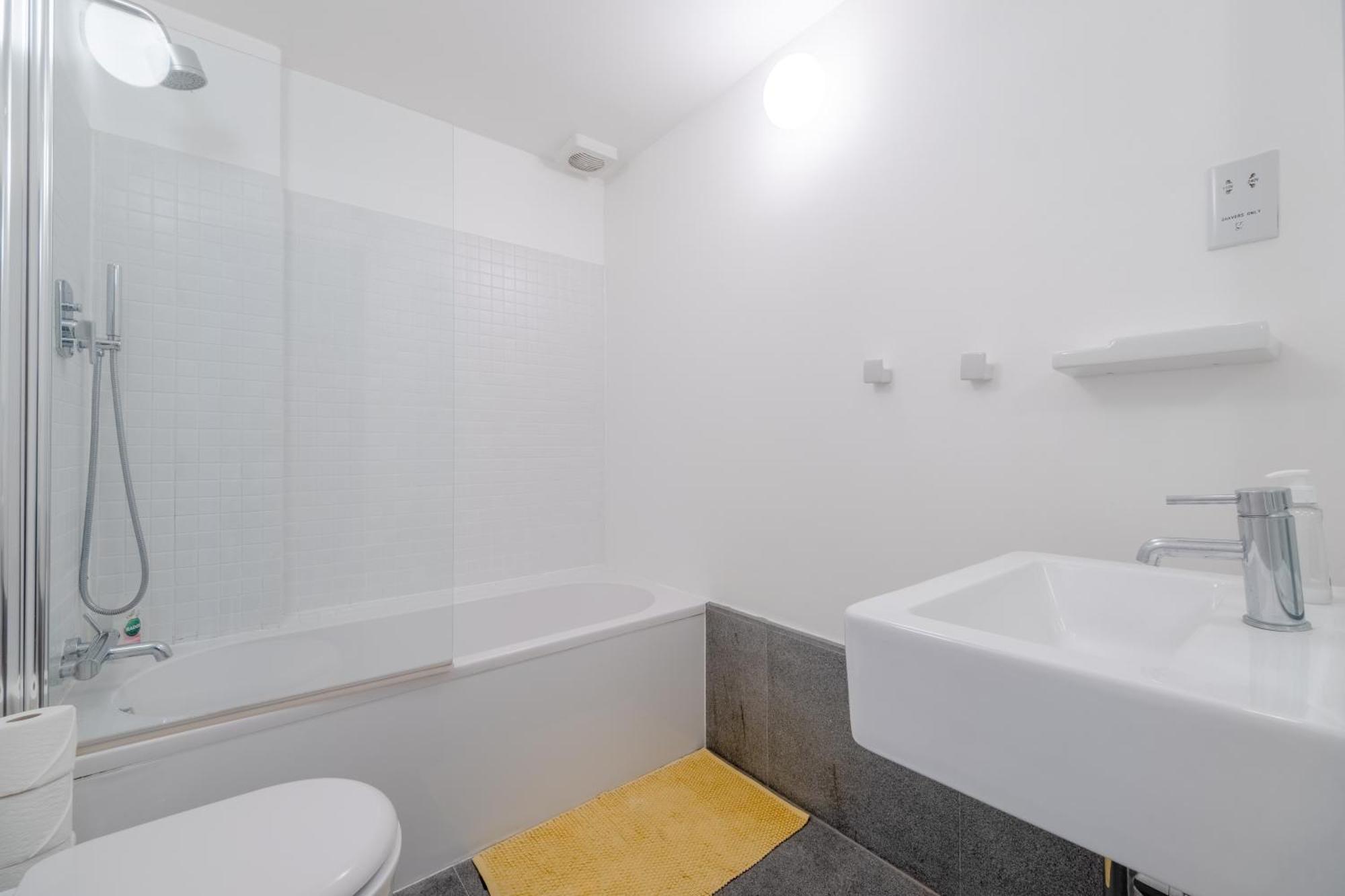 Appartement Stylish & Light Victorian 2bd Flat - Holland Park Londen