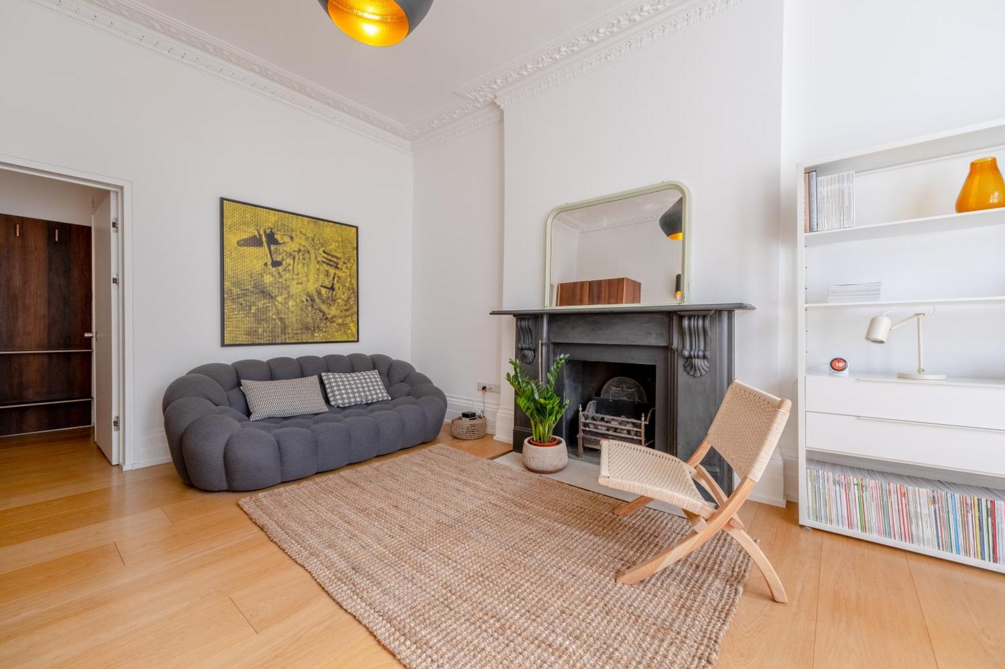 Stylish & Light Victorian 2bd Flat - Holland Park Appartement