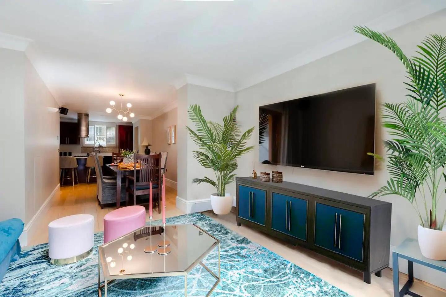 Apartment Artists Massive For Extended Families Or Couples - Terrace-ac