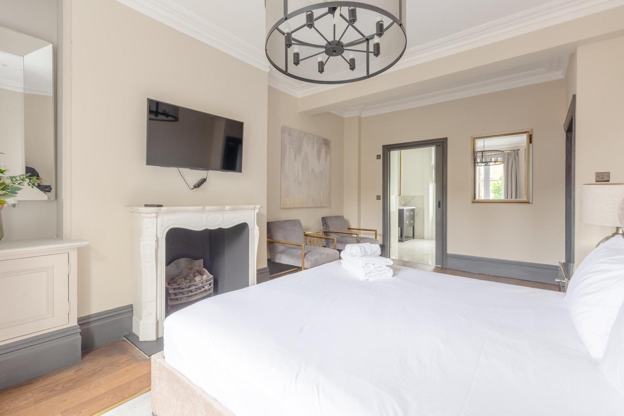 Luxurious & 3bd House - Chelsea *