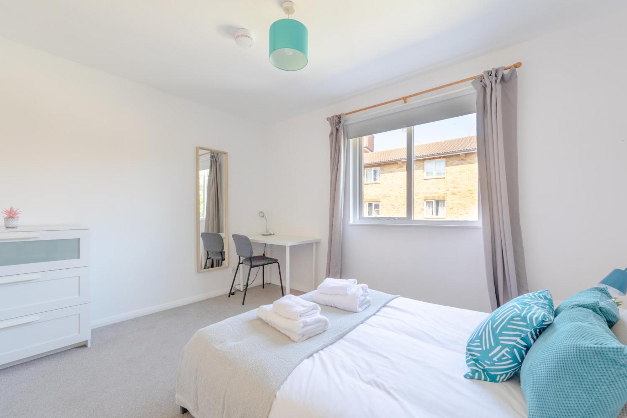 Lovely 4 Bedroom House With Garden Near Waterloo Apartment