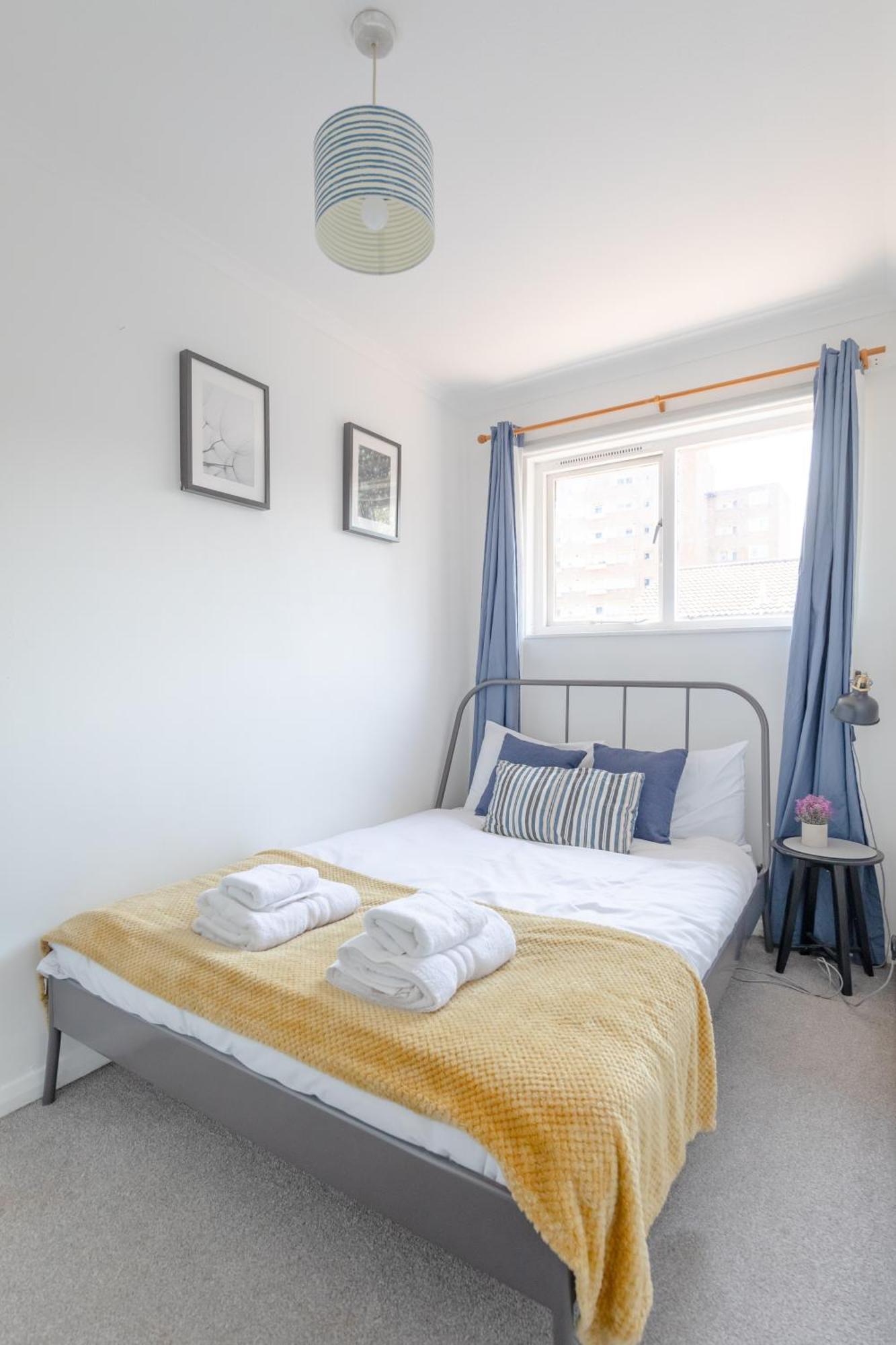Lovely 4 Bedroom House With Garden Near Waterloo