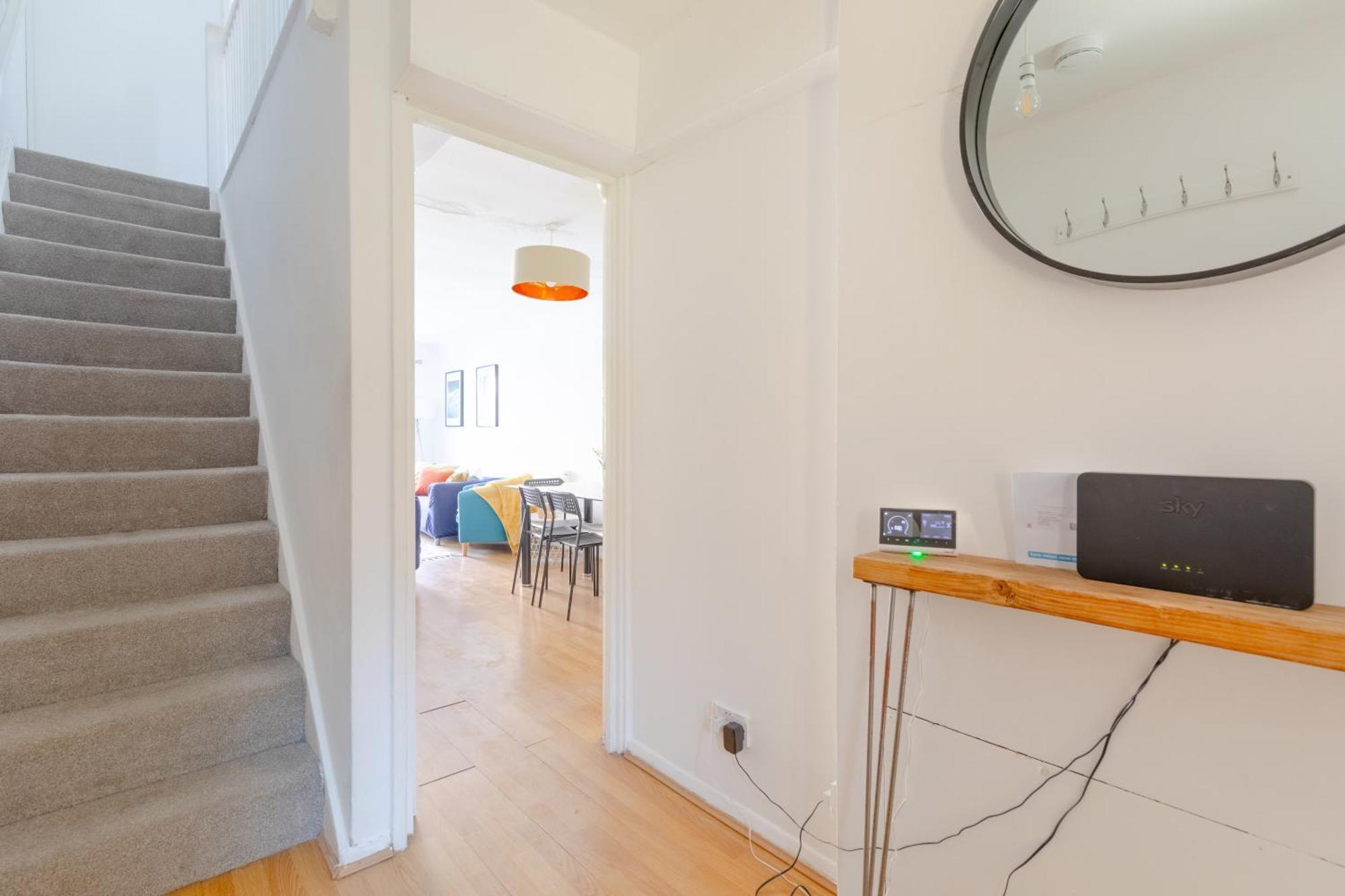 Lovely 4 Bedroom House With Garden Near Waterloo Apartment London