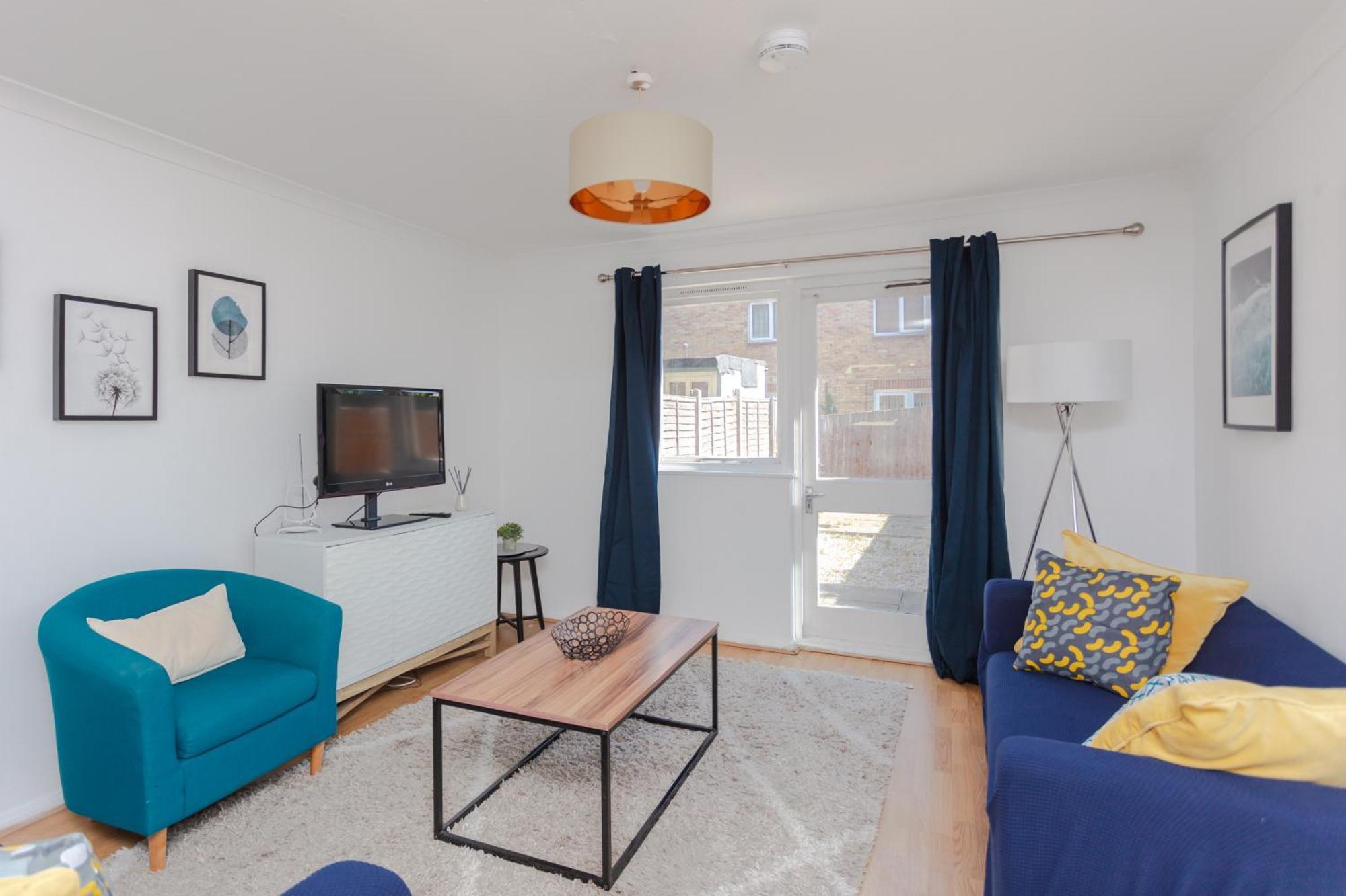 Lovely 4 Bedroom House With Garden Near Waterloo