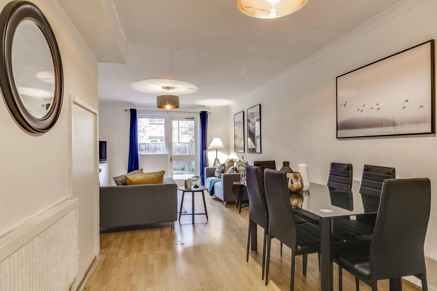 Lovely 4 Bedroom House With Garden Near Waterloo *
