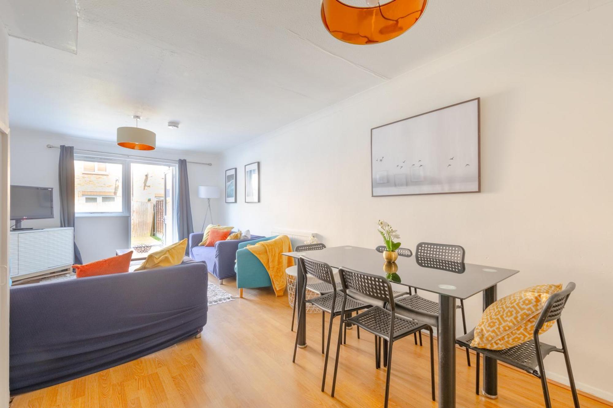 Lovely 4 Bedroom House With Garden Near Waterloo Apartment London