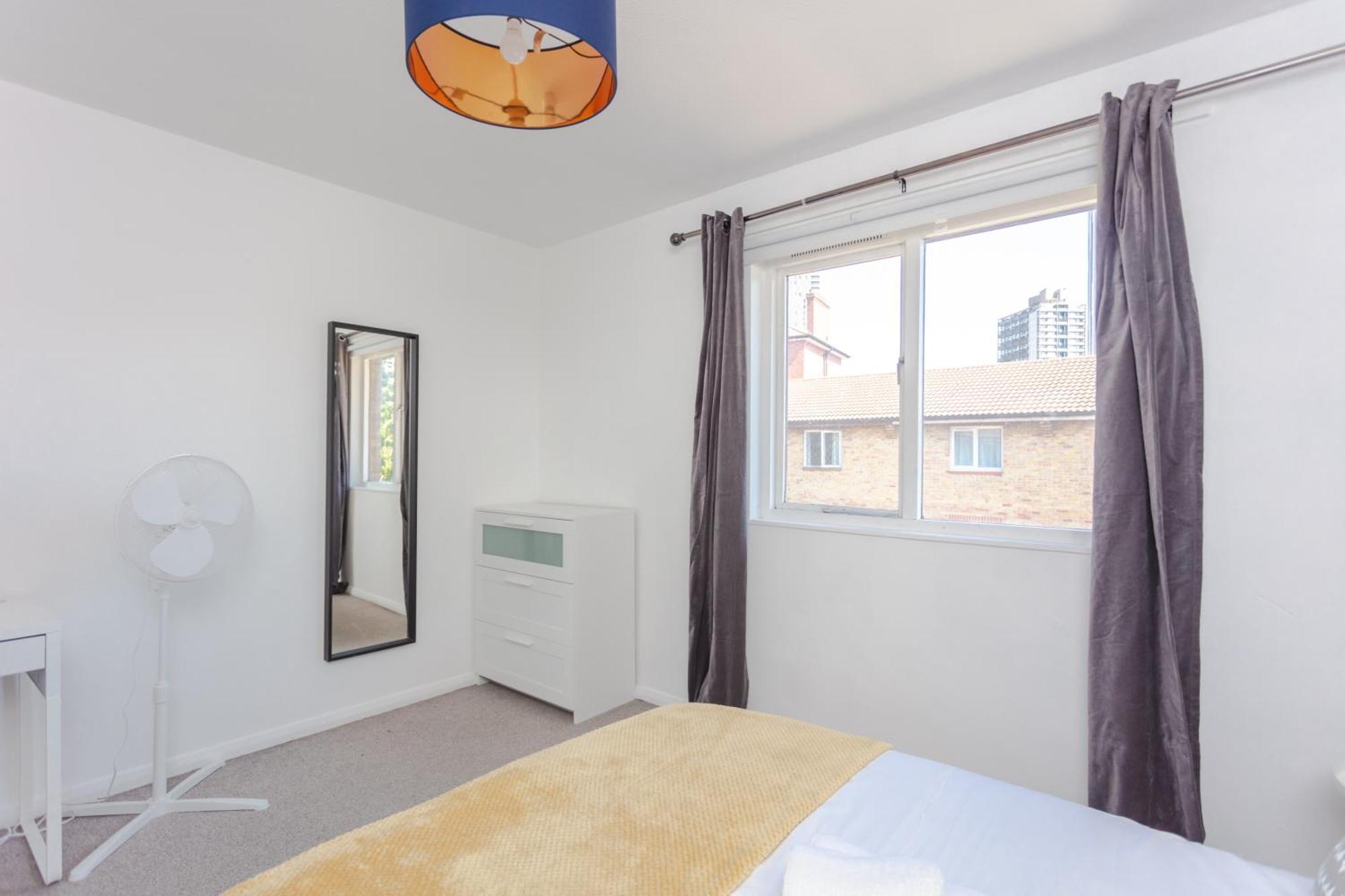 Lovely 4 Bedroom House With Garden Near Waterloo Apartment