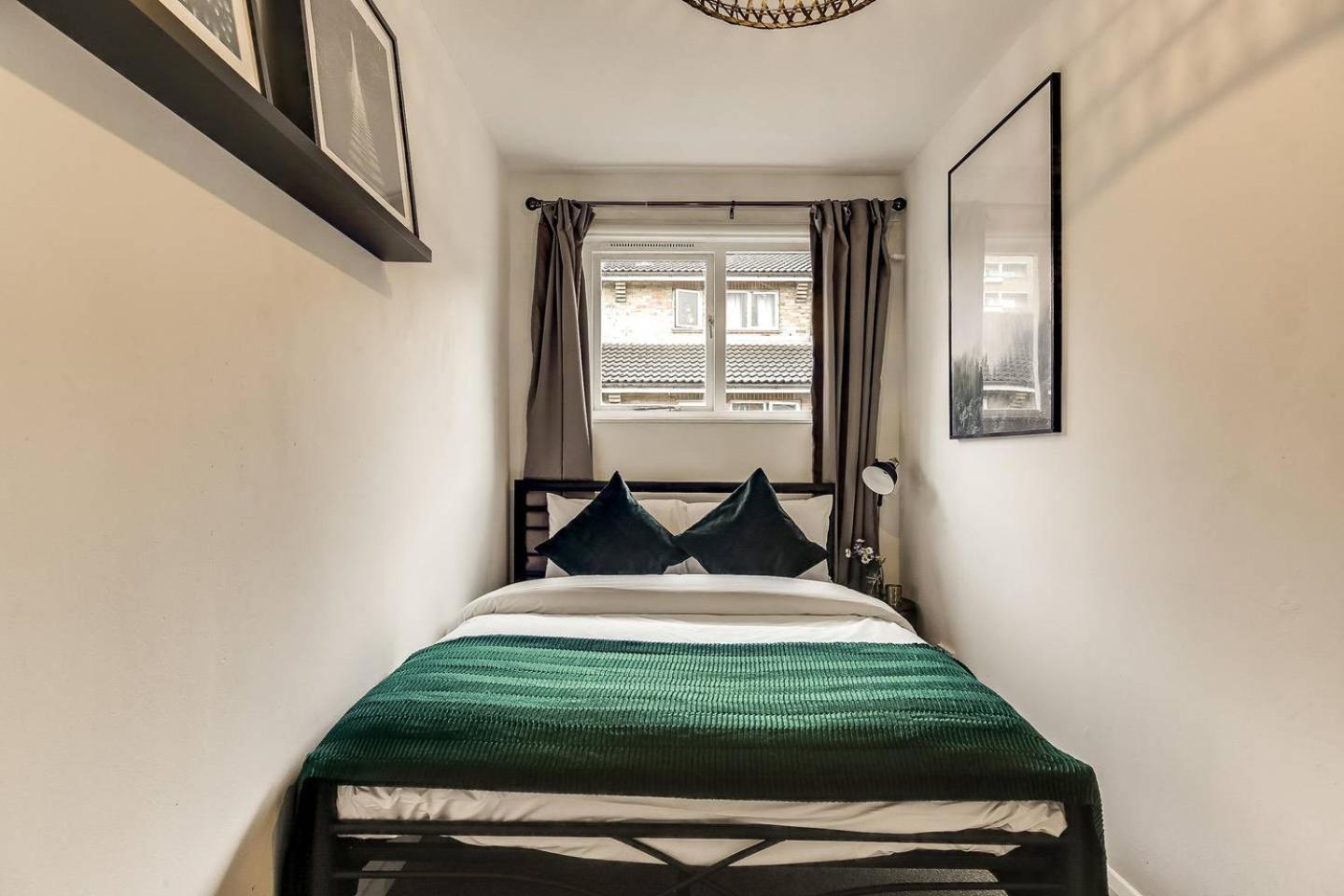 Lovely 4 Bedroom House With Garden Near Waterloo Apartment *