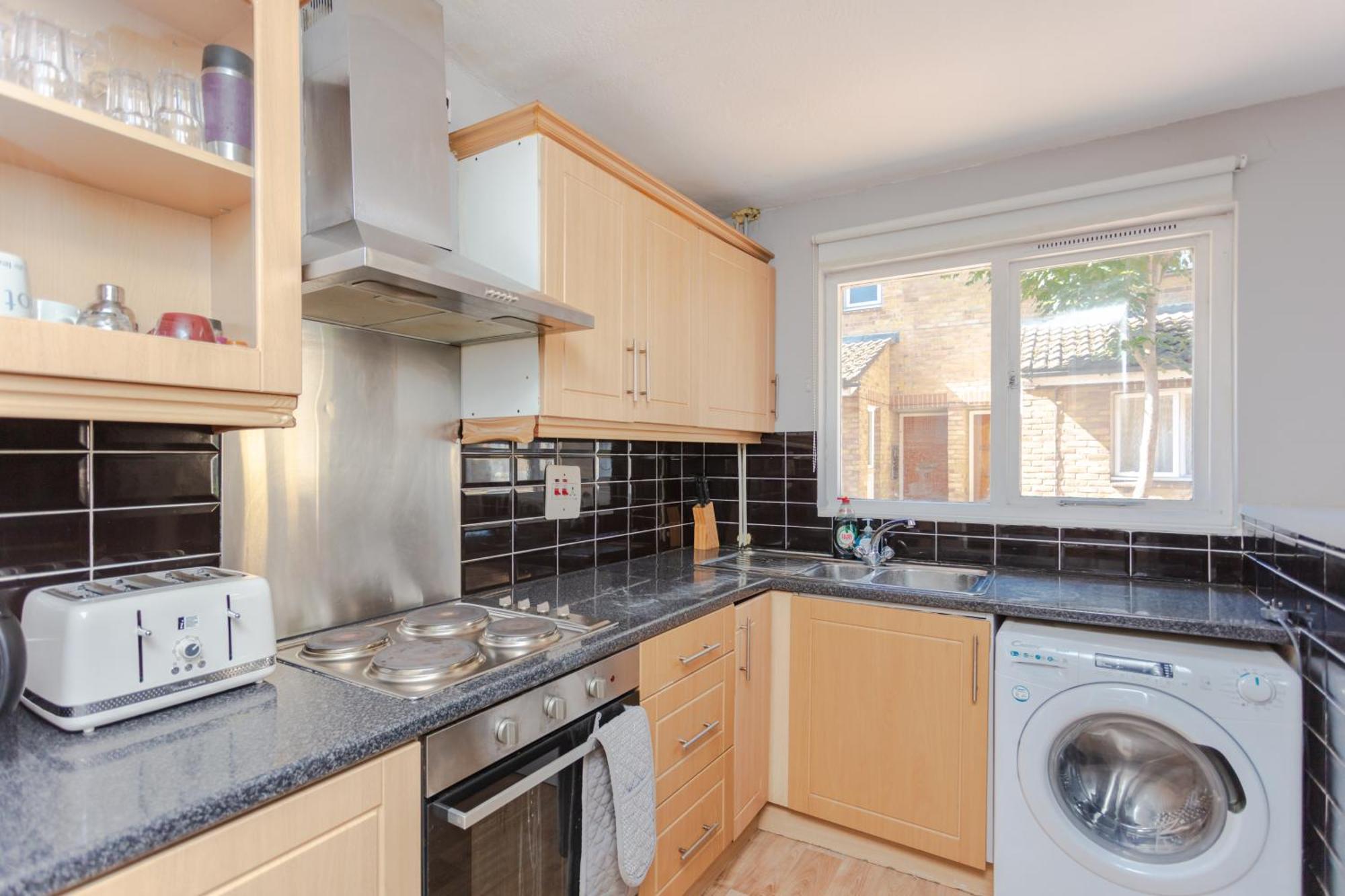Lovely 4 Bedroom House With Garden Near Waterloo Apartment