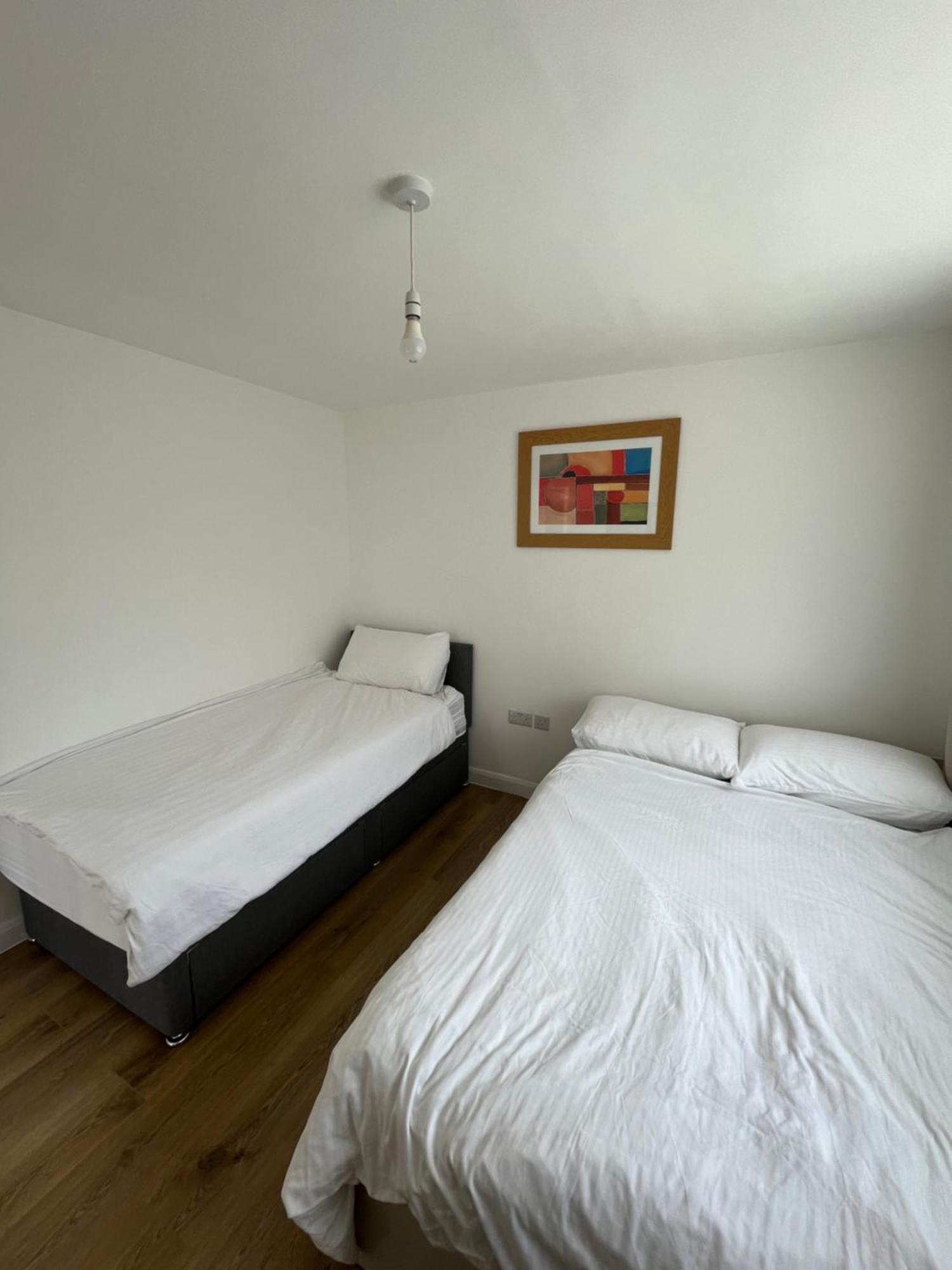 Apartment 2bd East Sleeps 7! *