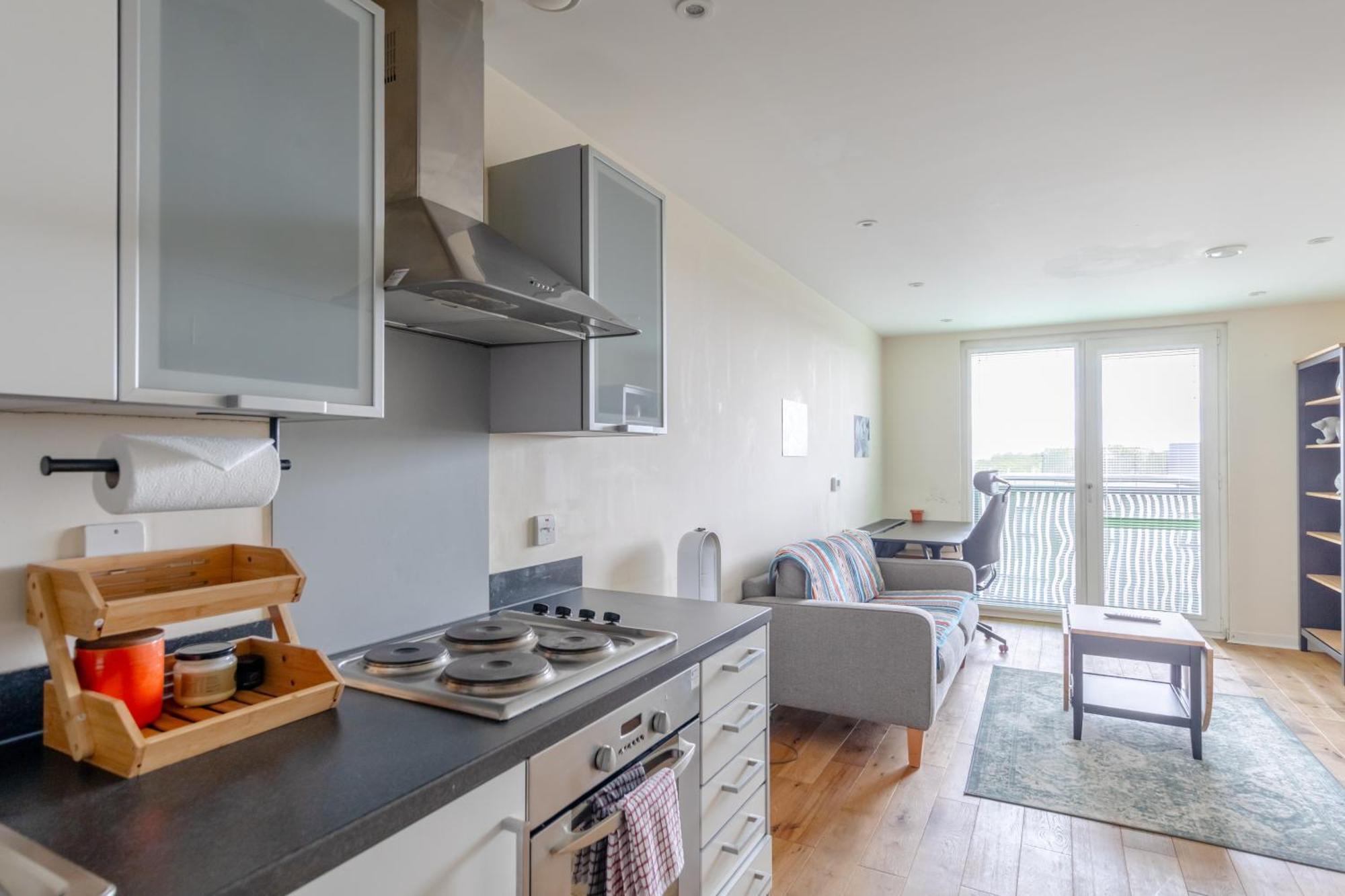 Modern 1bd Flat - 5 Min Walk To Battersea Park! * Londen