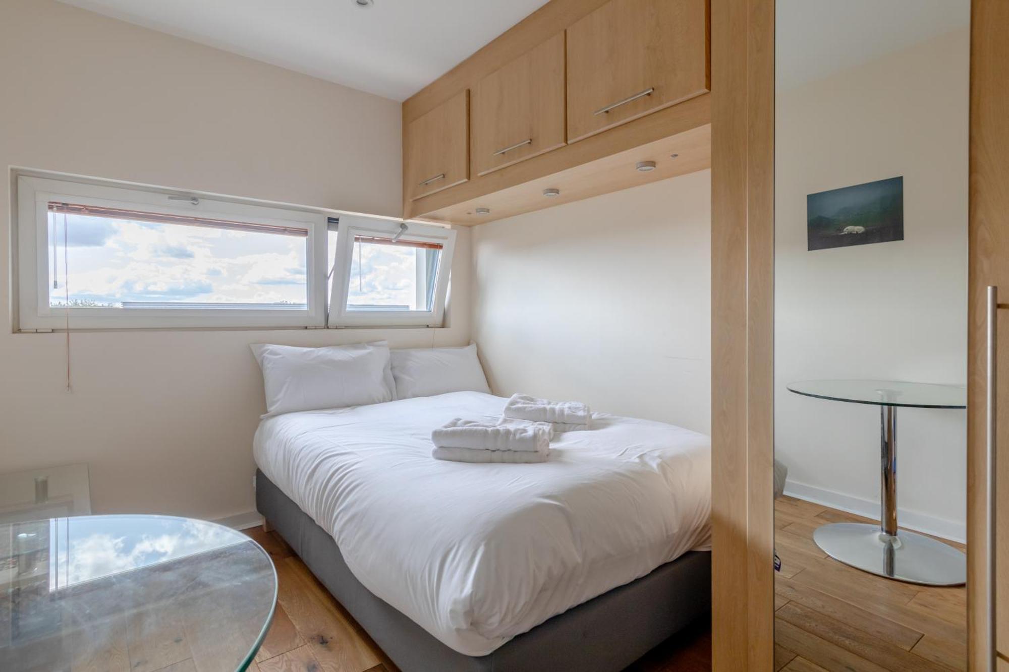 Modern 1bd Flat - 5 Min Walk To Battersea Park! * Londen