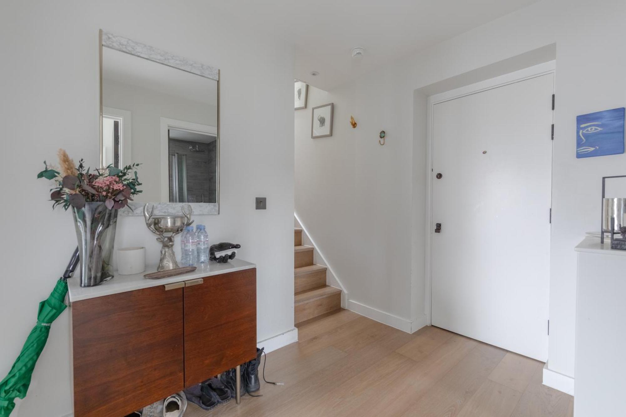 Sleek & Spacious 2bd Flat - Clapham Apartment *