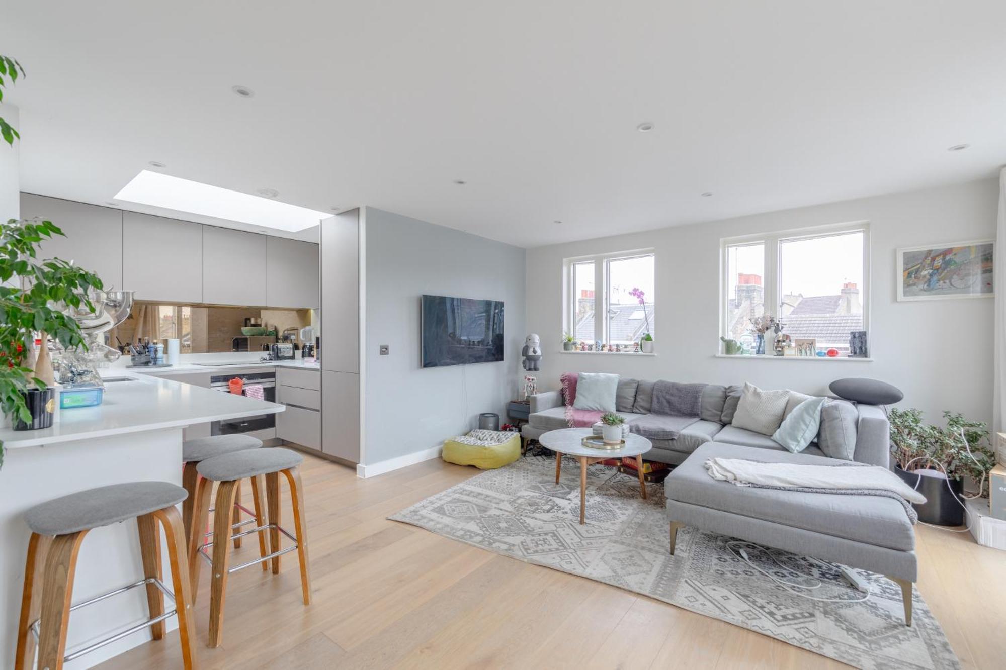 Sleek & Spacious 2bd Flat - Clapham Apartment