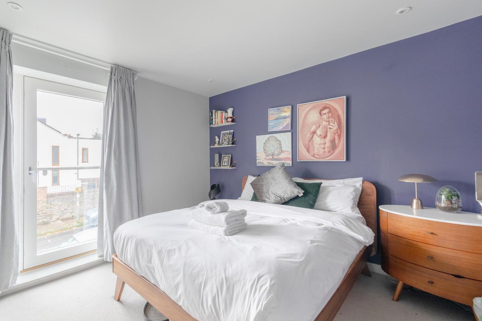 Sleek & Spacious 2bd Flat - Clapham *