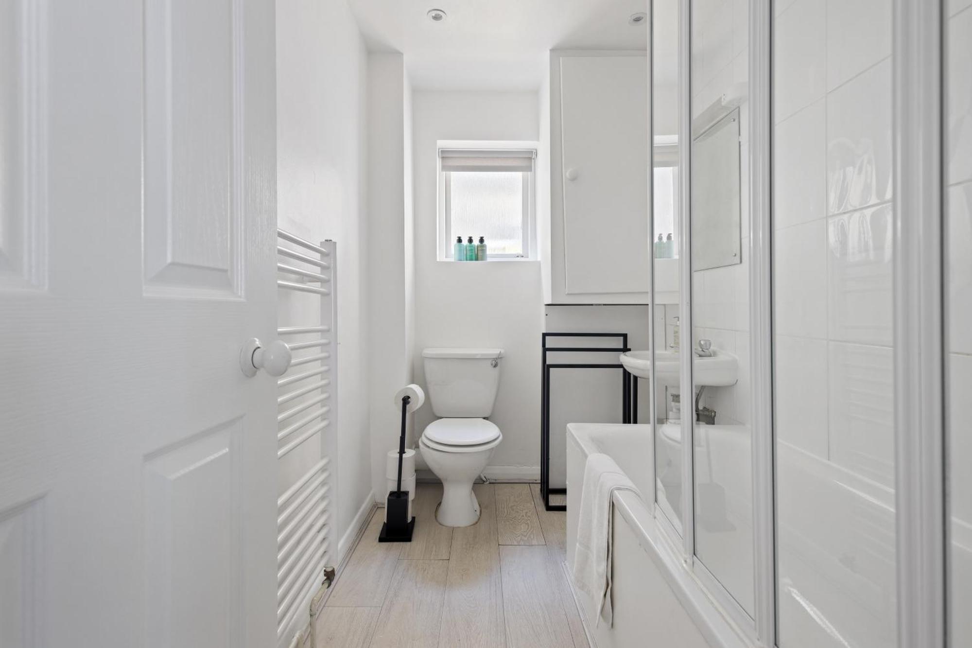 Heavenly - Queen's Gardens Apartment London