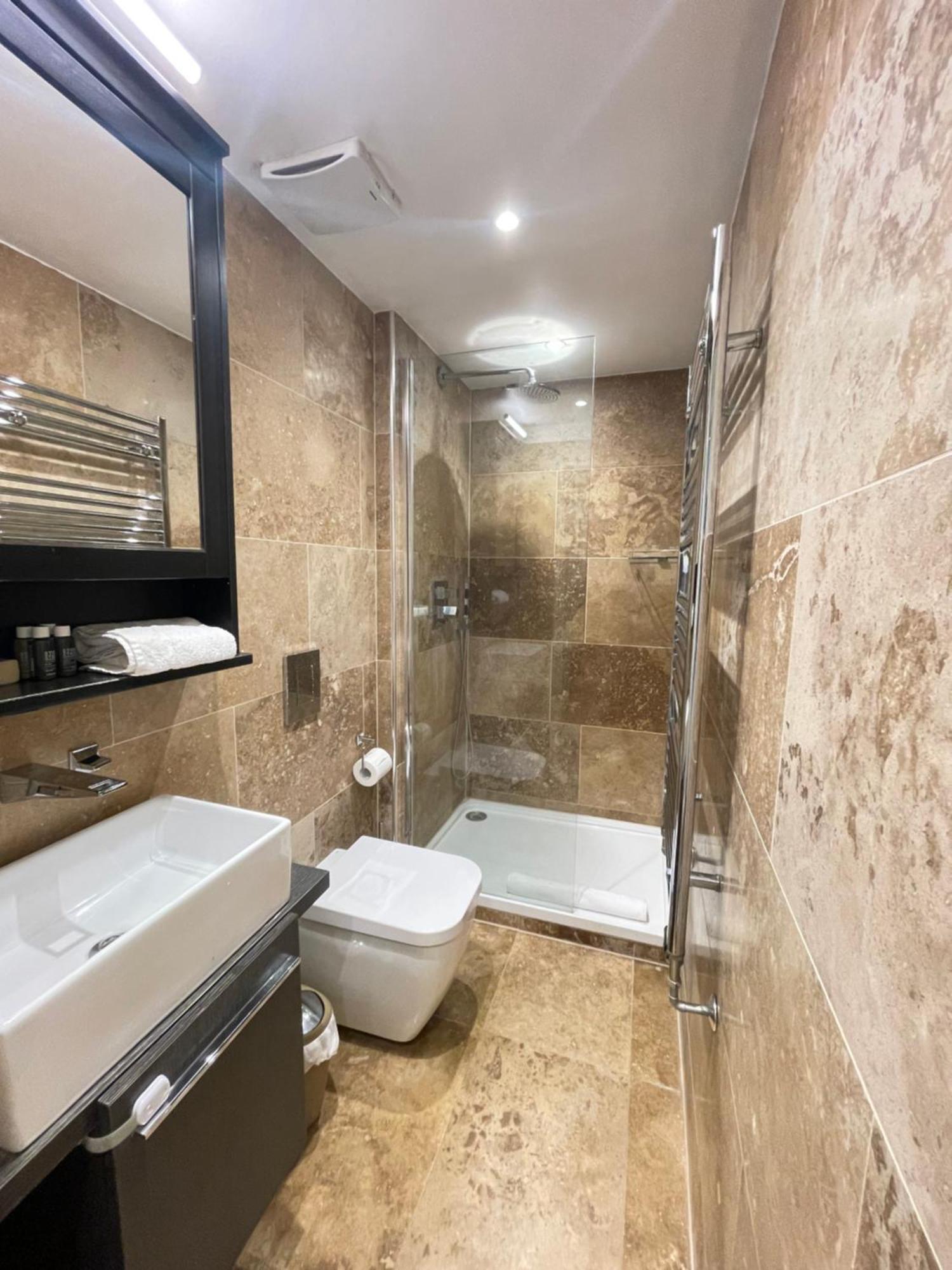 Gorgeous 2bd Flat With Patio - South Kensington! Appartement Londen